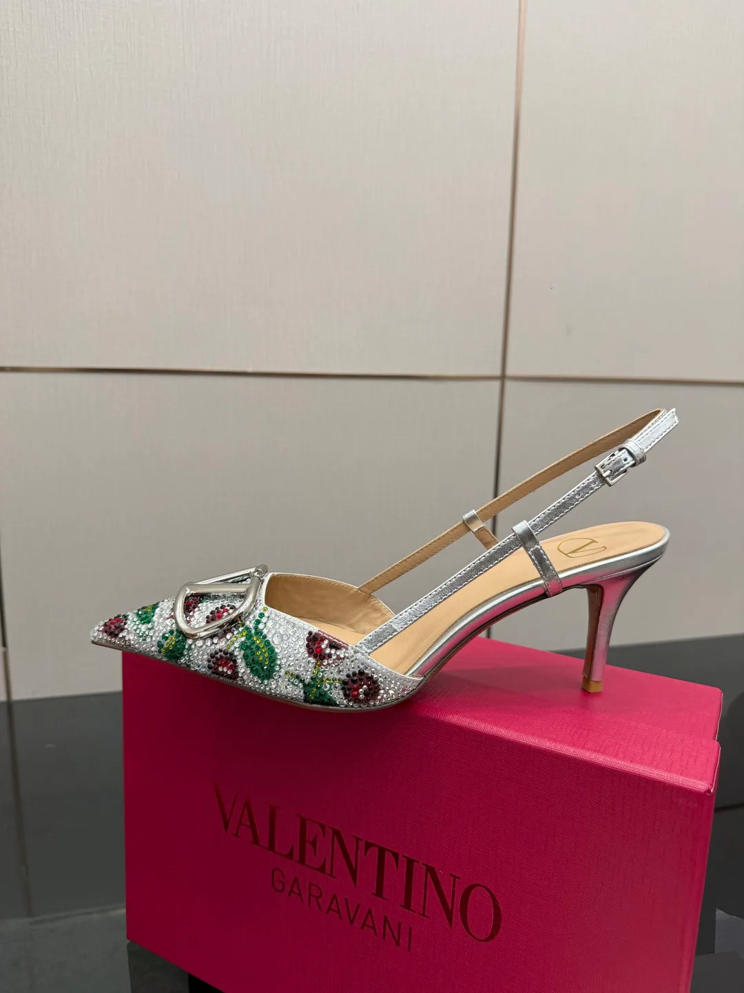 Босоножки Женские Valentino 13581506