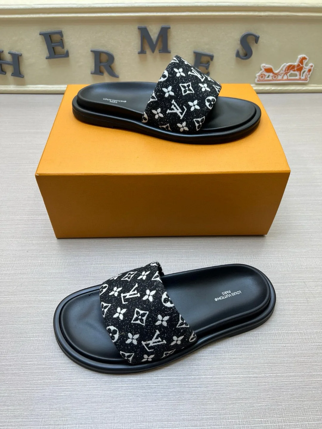 Шлепанцы Женские Louis Vuitton 9801513
