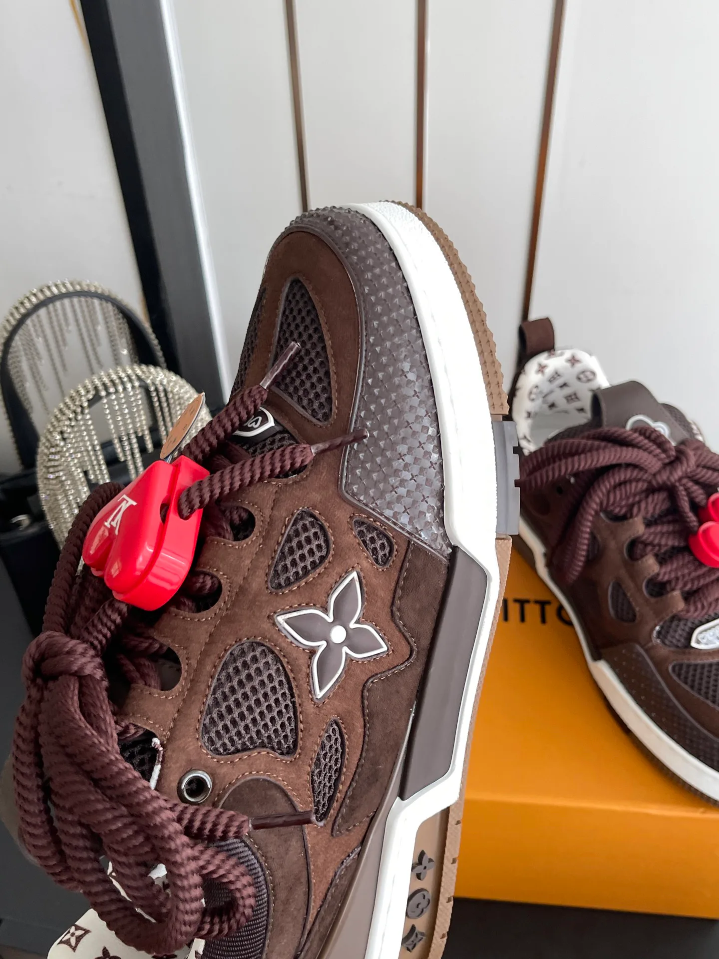 Кроссовки Женские Louis Vuitton 17554387