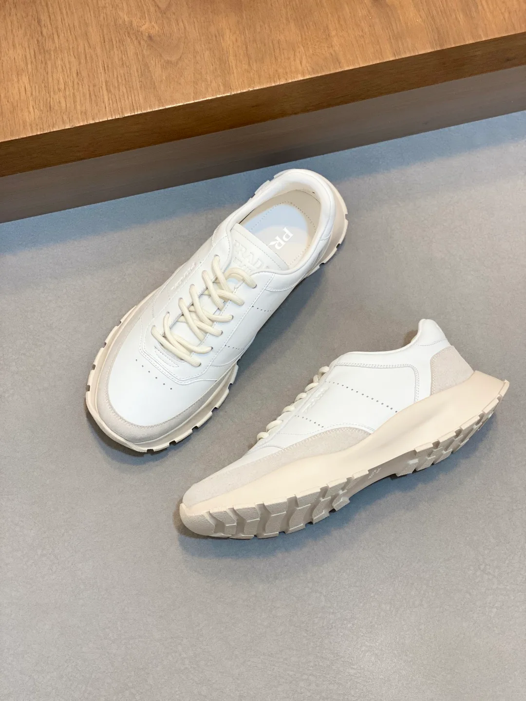 Кроссовки Мужские Prada 18274615