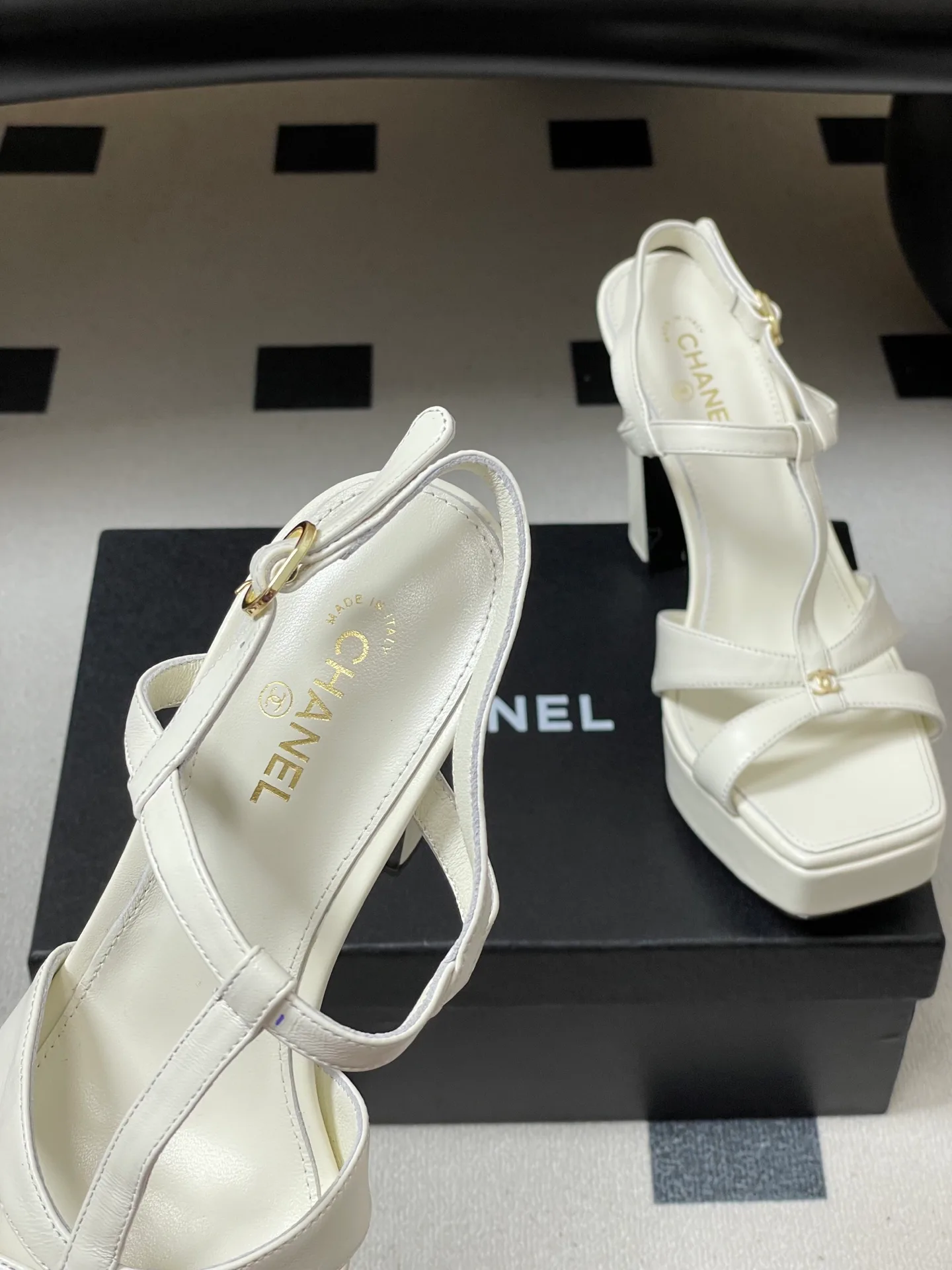 Босоножки Женские Chanel 12936262