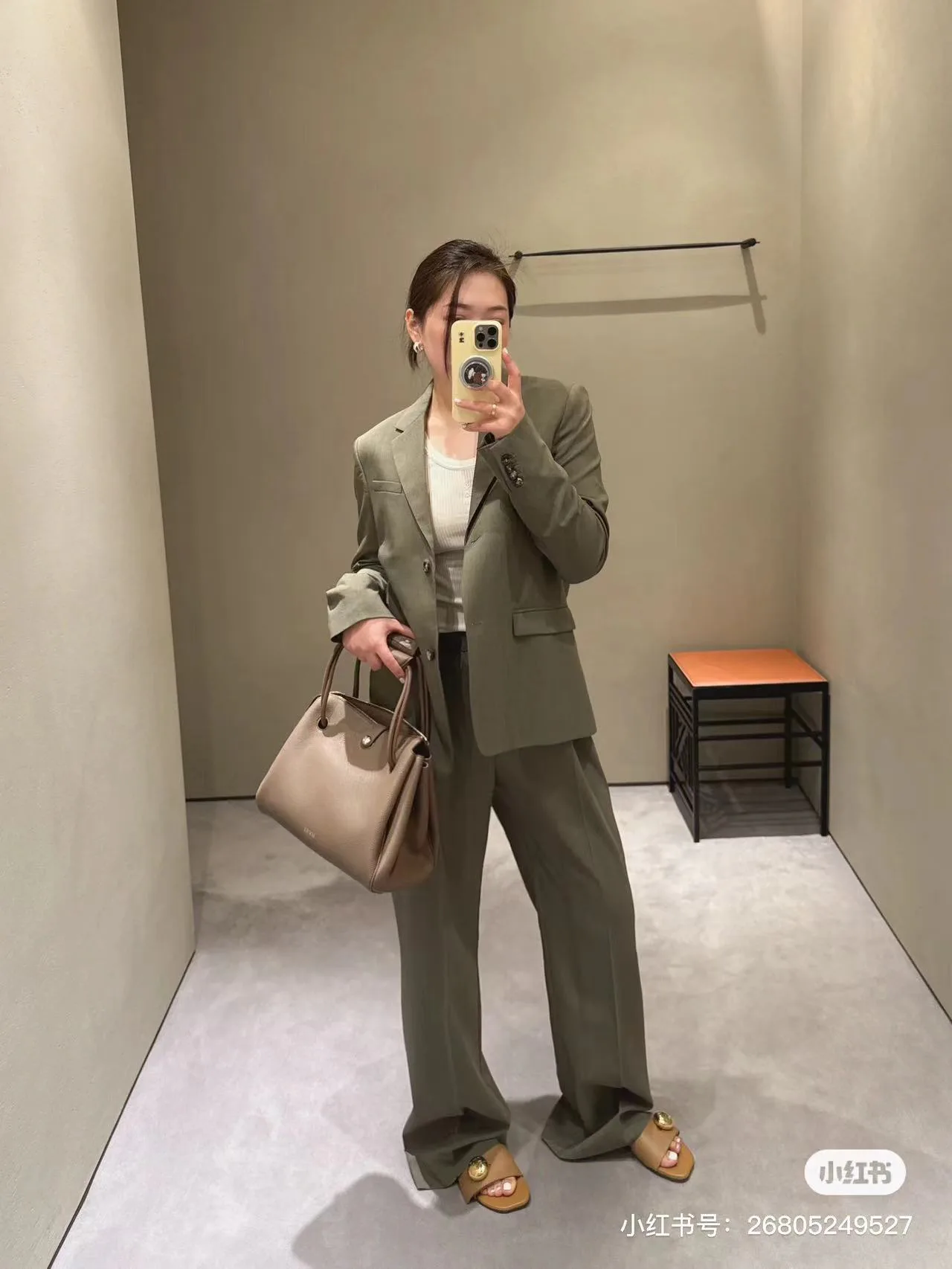 Классические Сумки Женские Loewe 11566875