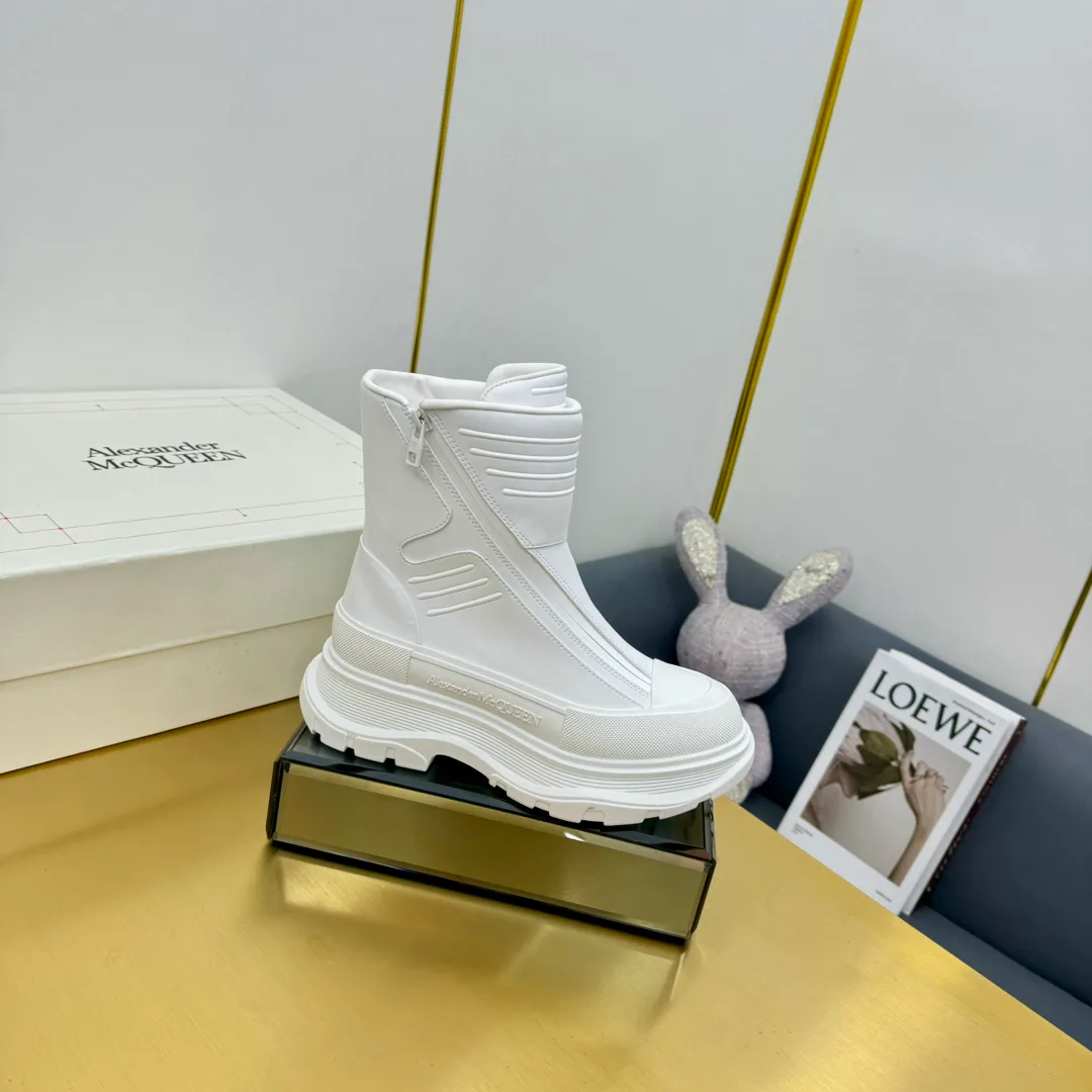 Кроссовки Женские Alexander Mcqueen 18397480