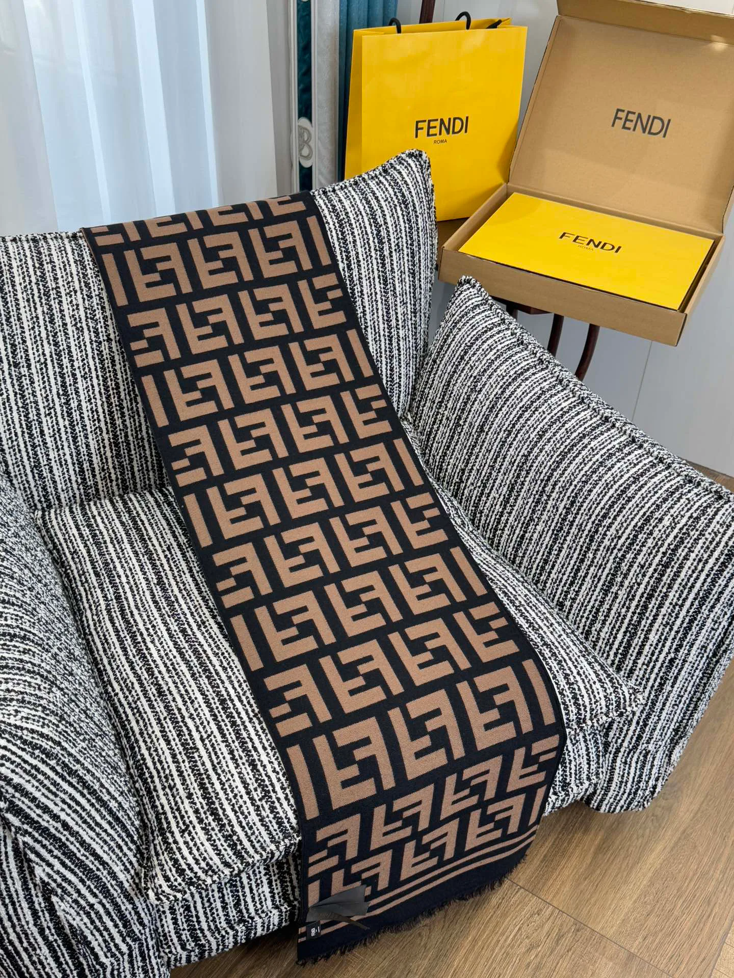 Шарфы Fendi 18287131
