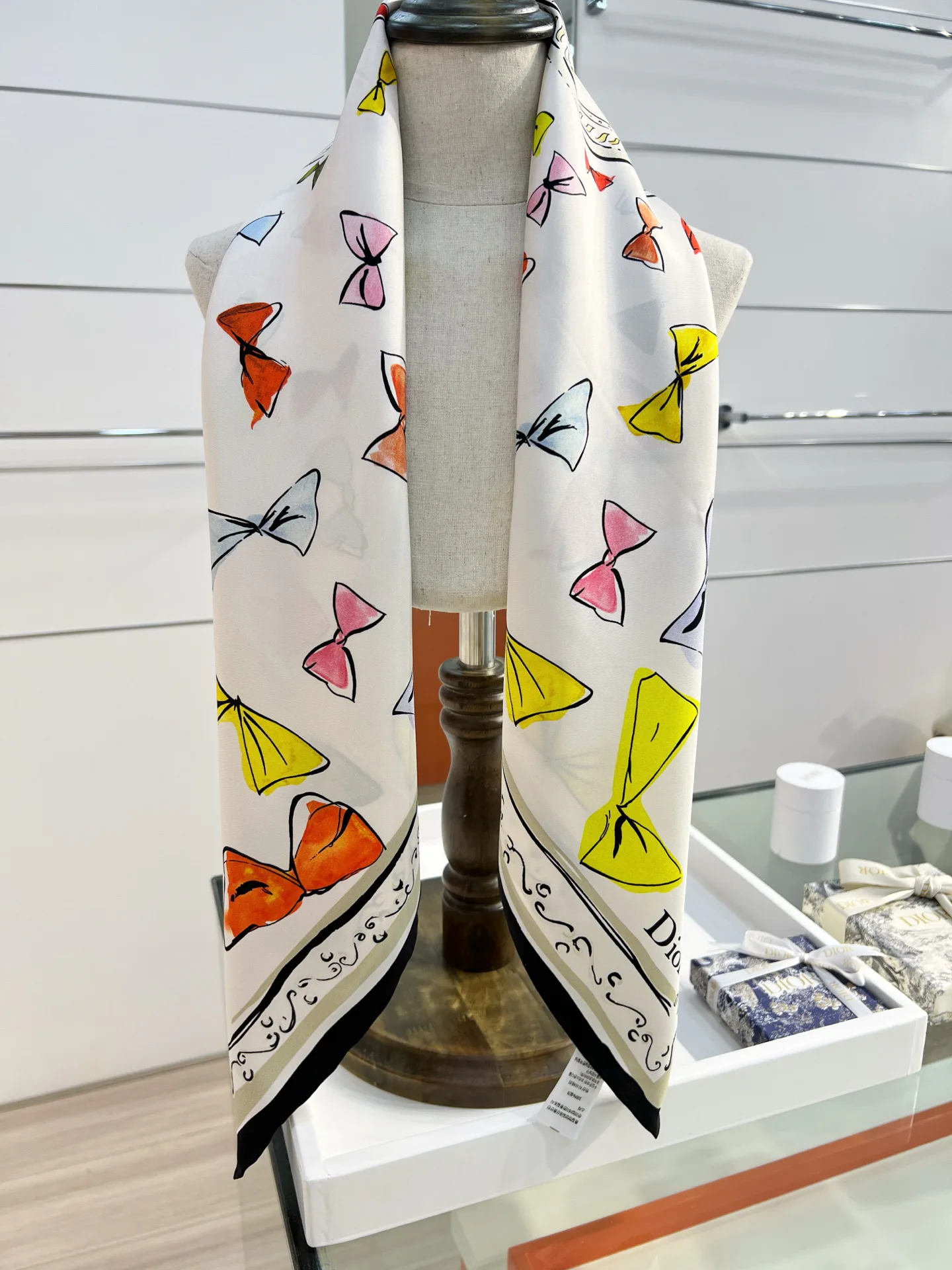 Платки Christian Dior 17754374