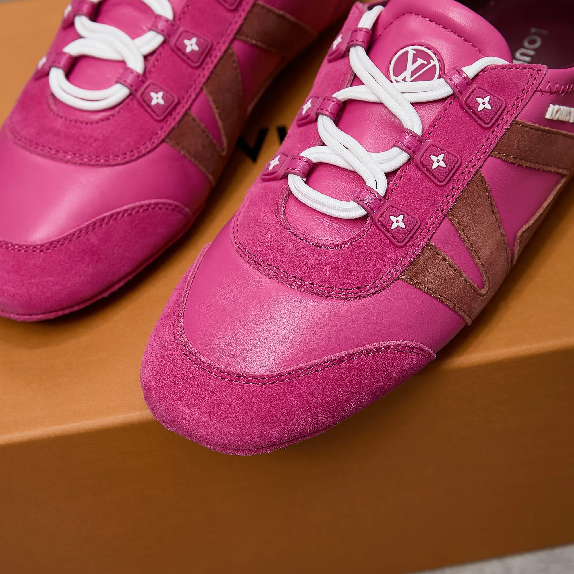 Кроссовки Женские Louis Vuitton 74010