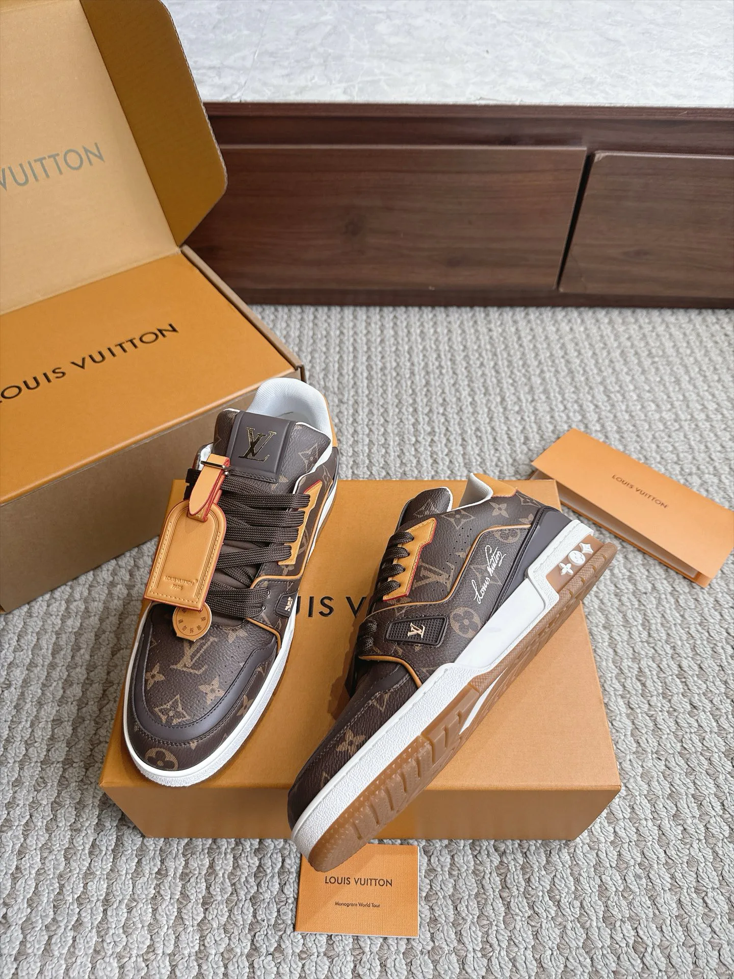 Кроссовки Мужские Louis Vuitton 18039310