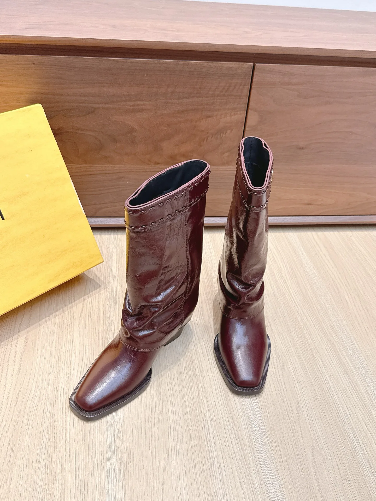 Сапоги Женские Fendi 18092439