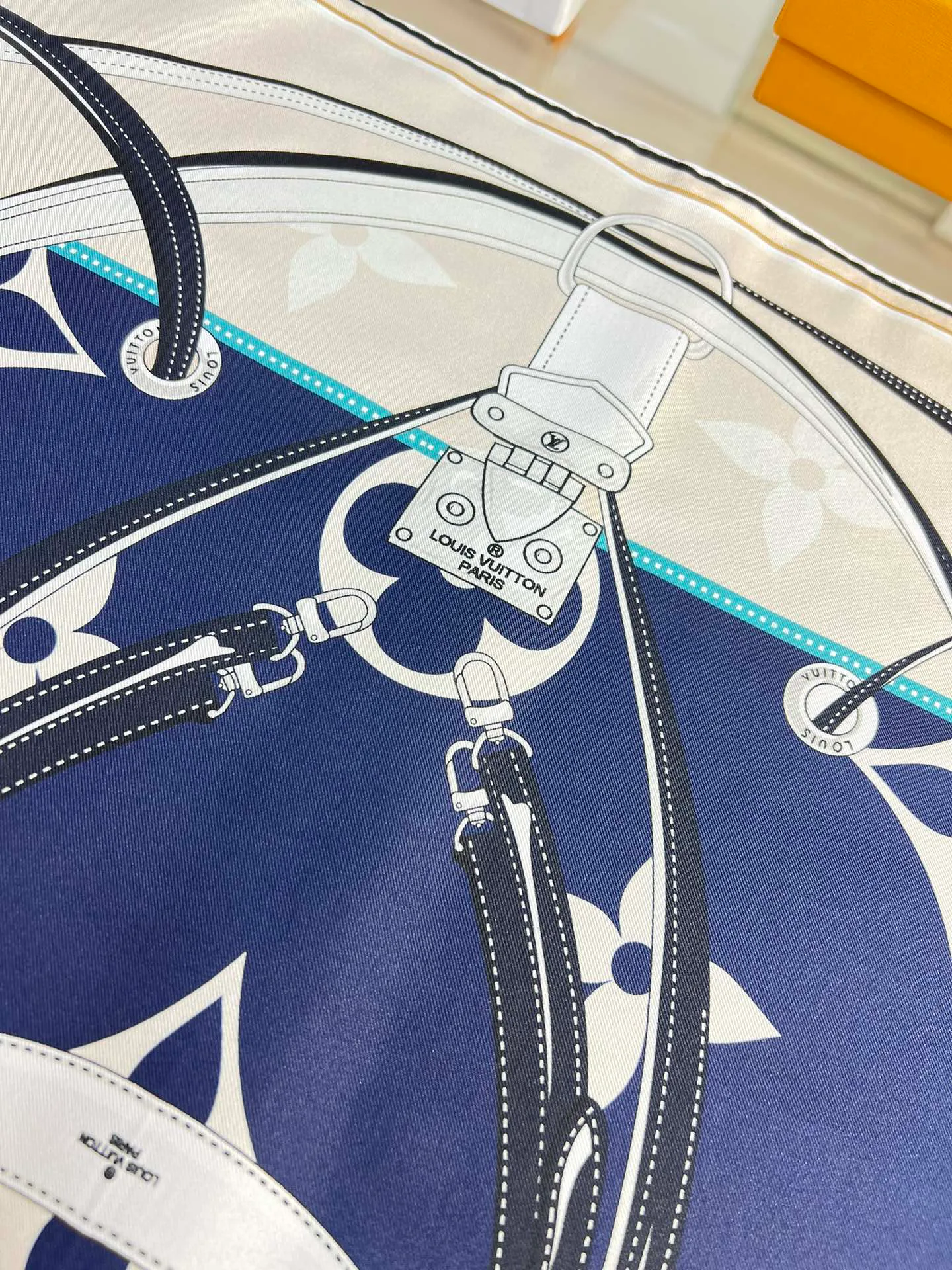 Шарфы Louis Vuitton 16270