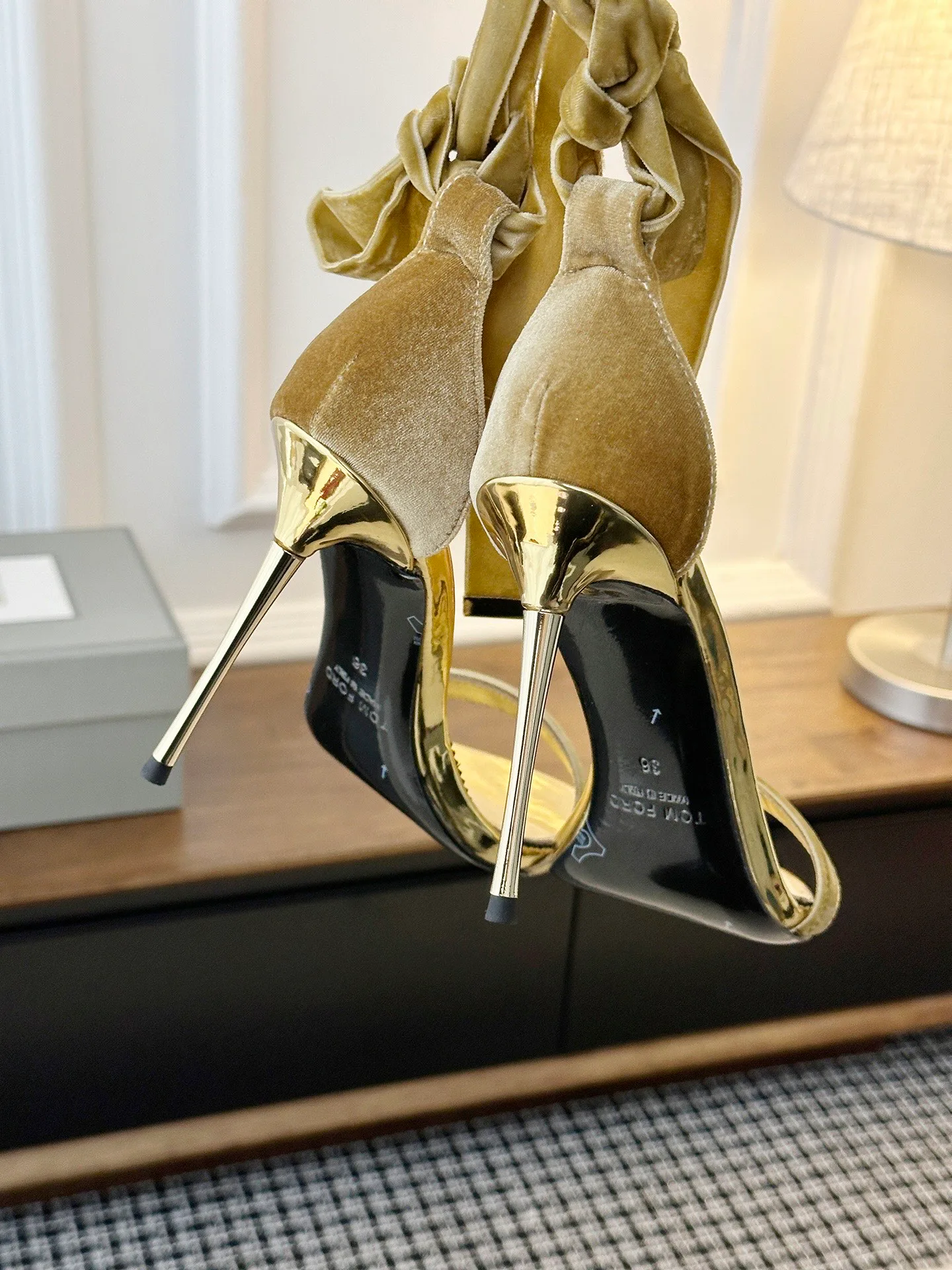 Босоножки Женские Tom Ford 11194379