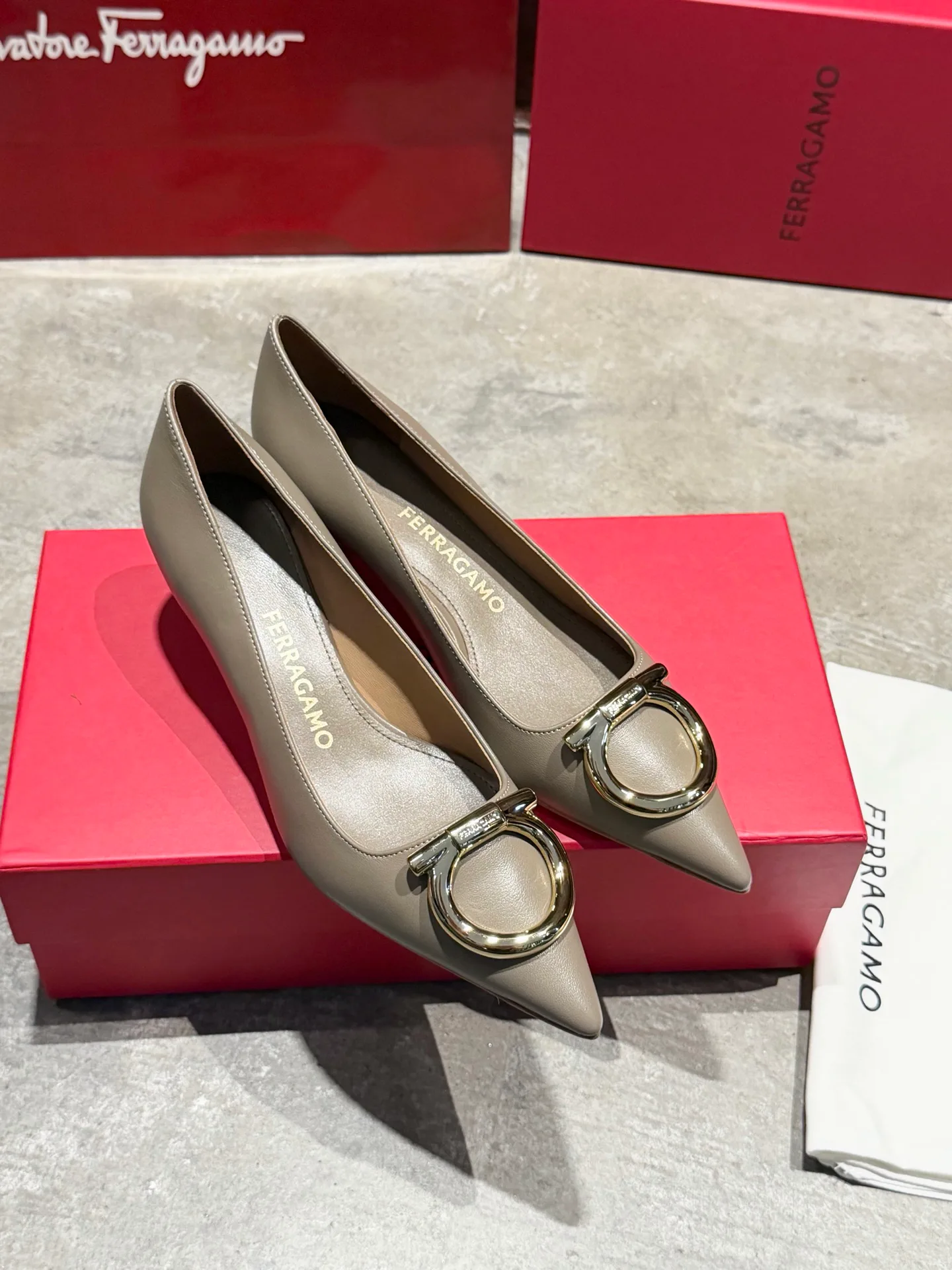 Туфли Женские Salvatore Ferragamo 17897963