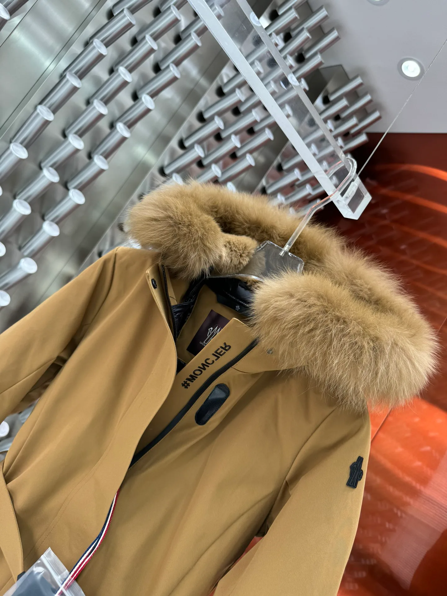 Куртки И Пуховики Женские Moncler 19648664