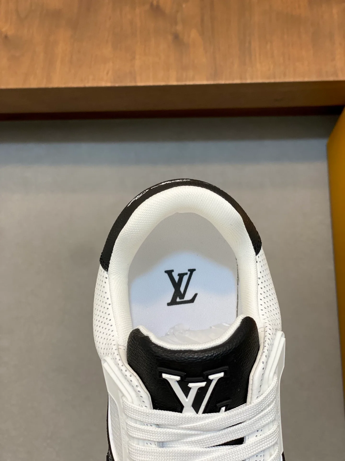 Кроссовки Мужские Louis Vuitton 28598