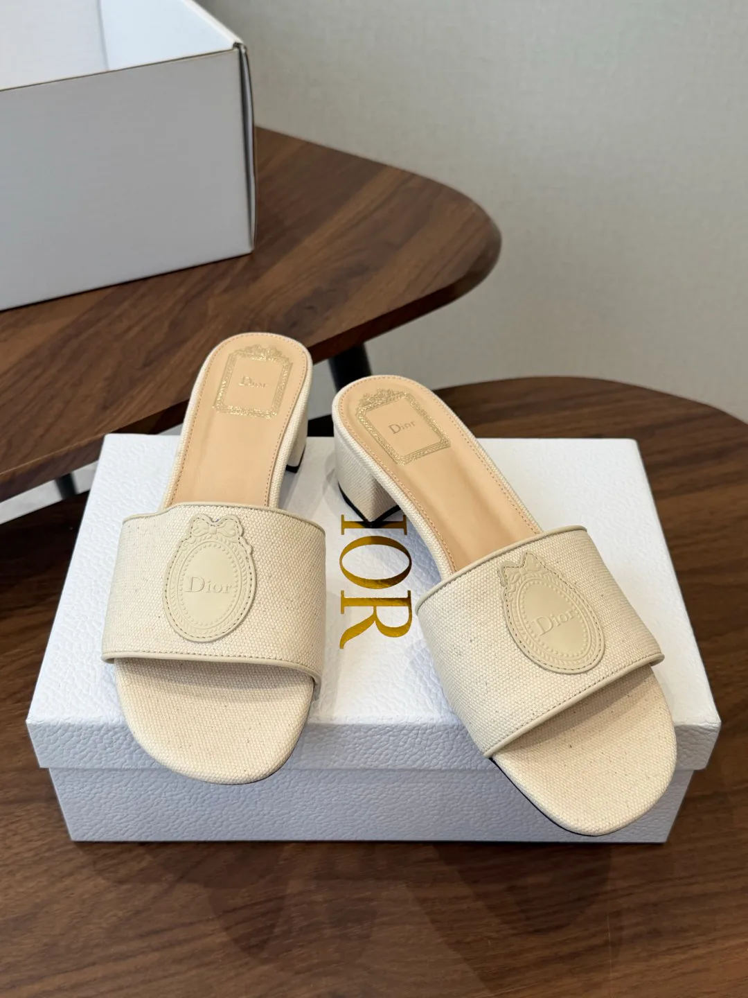 Шлепанцы Женские Christian Dior 17580780