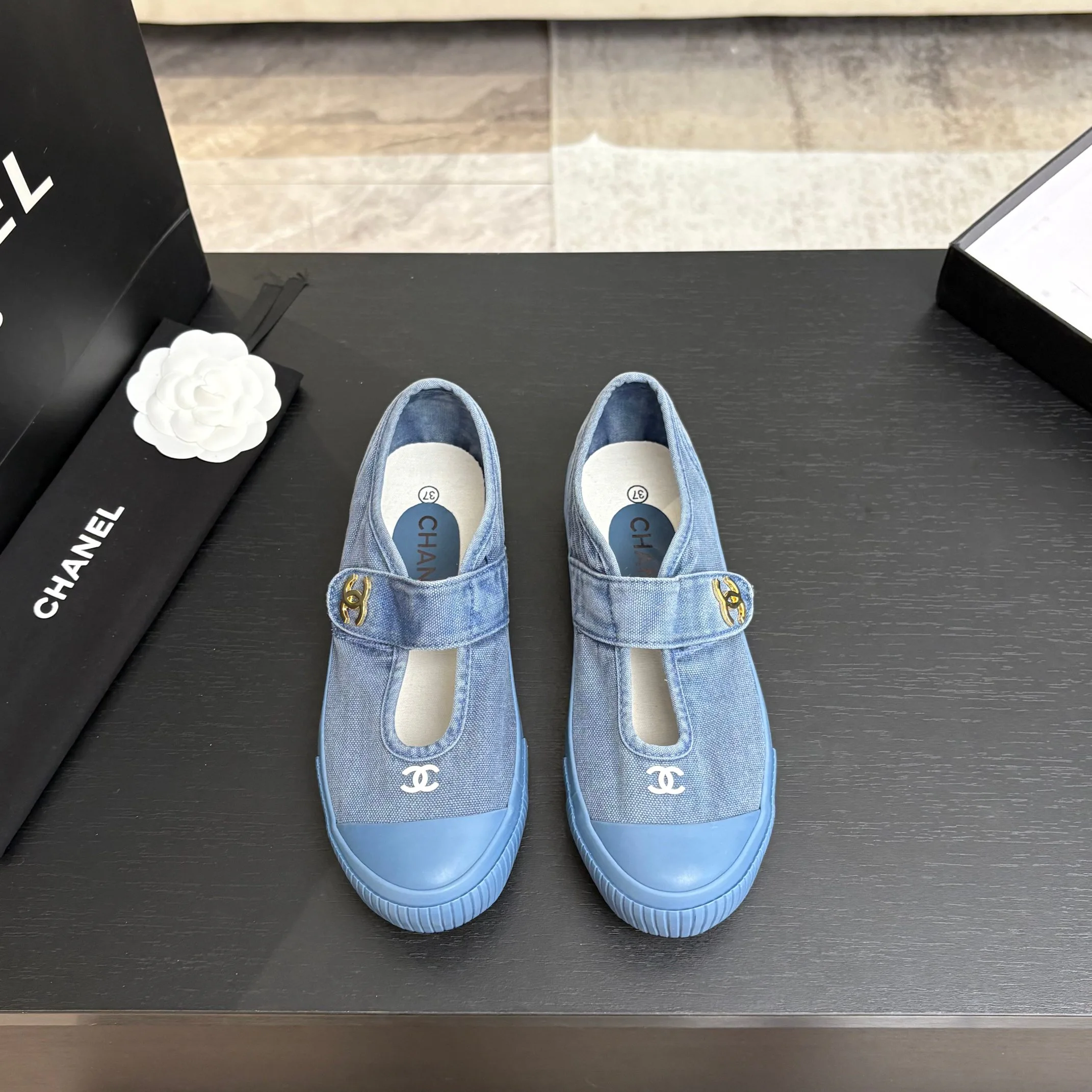 Кроссовки Женские Chanel 18062817