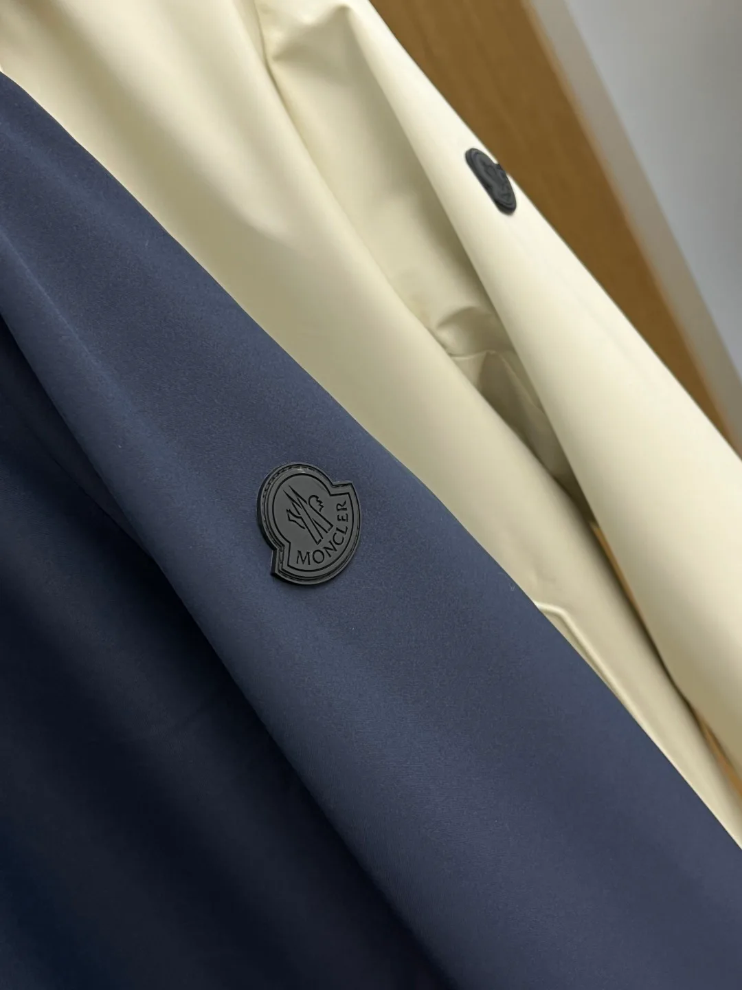 Куртки И Пуховики Мужские Moncler 18244038