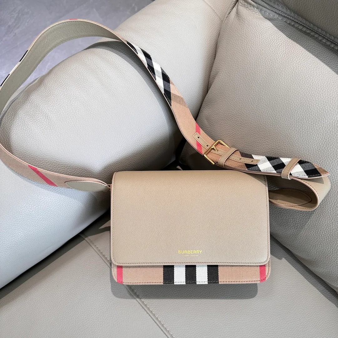 Сумки На Ремне Женские Burberry 5063056