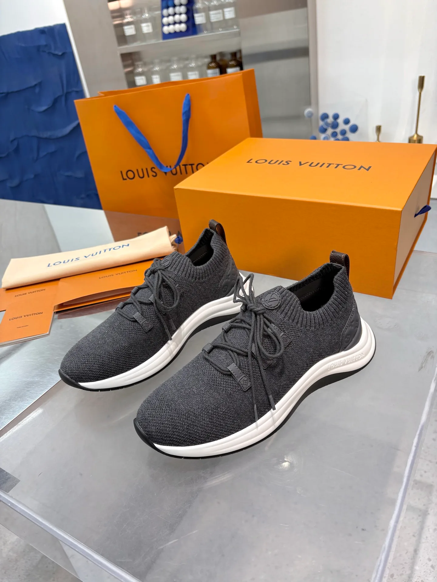 Кроссовки Женские Louis Vuitton 18055131