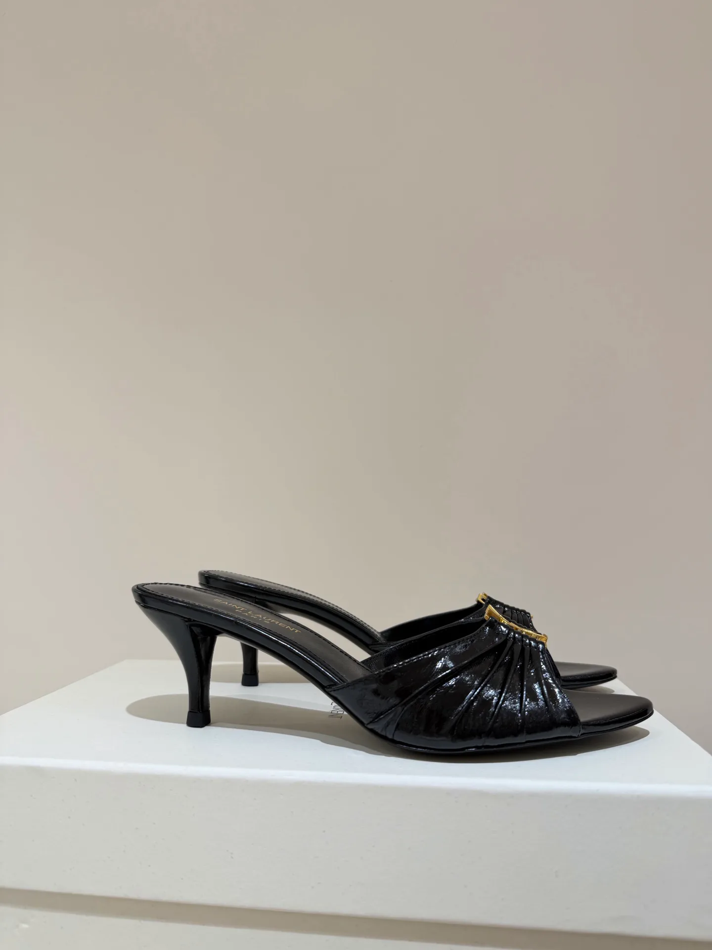 Босоножки Женские Saint Laurent 10009085