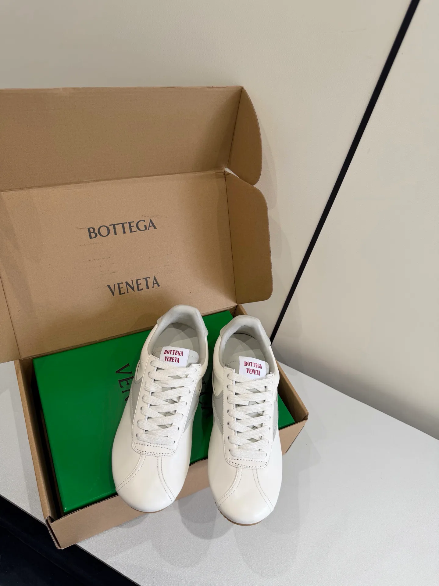 Кроссовки Женские Bottega Veneta 17894989