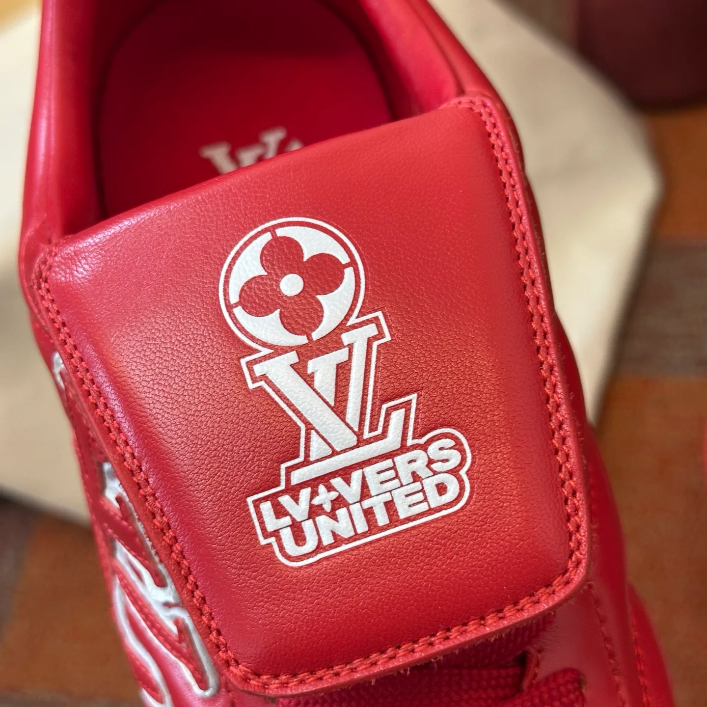 Кроссовки Женские Louis Vuitton 20594