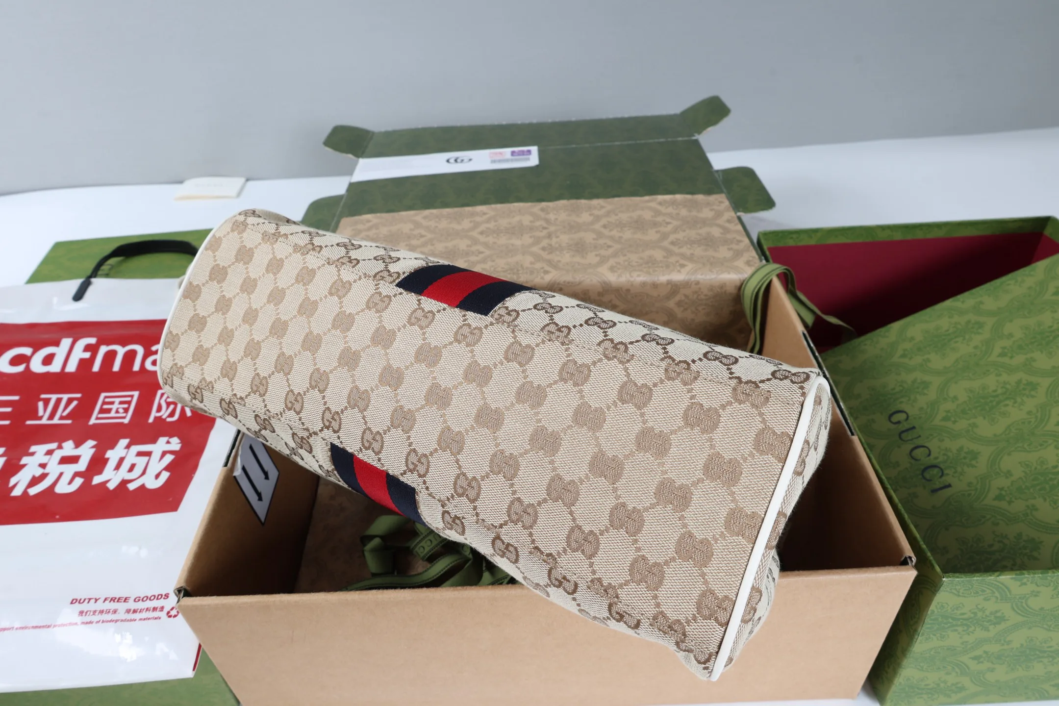 Классические Сумки Женские Gucci 18250578