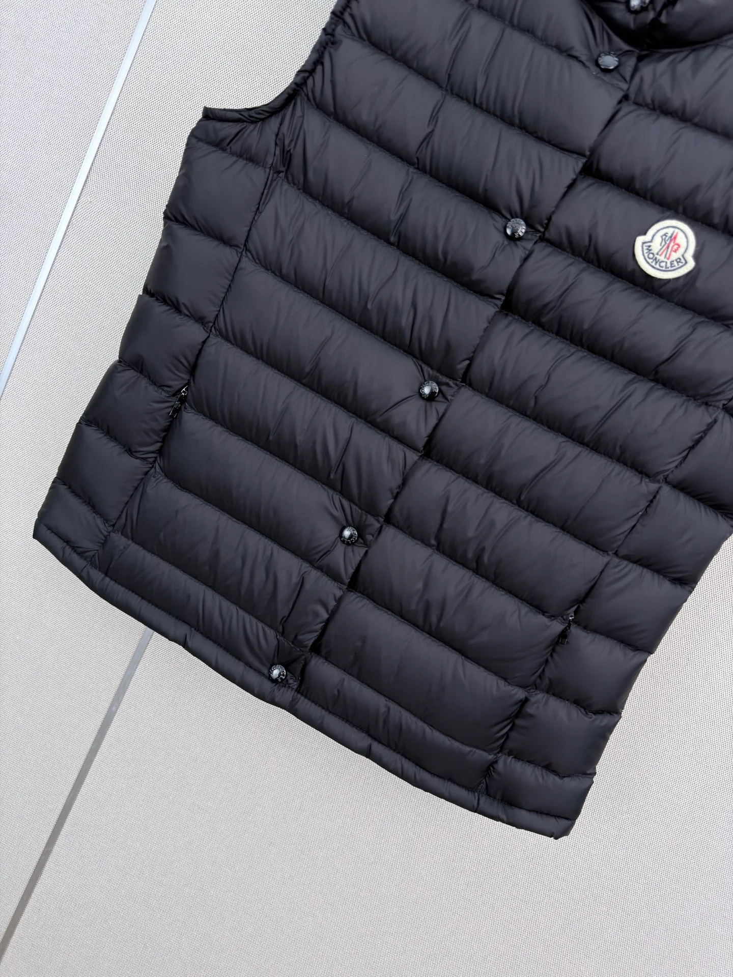 Жилеты Женские Moncler 18108524