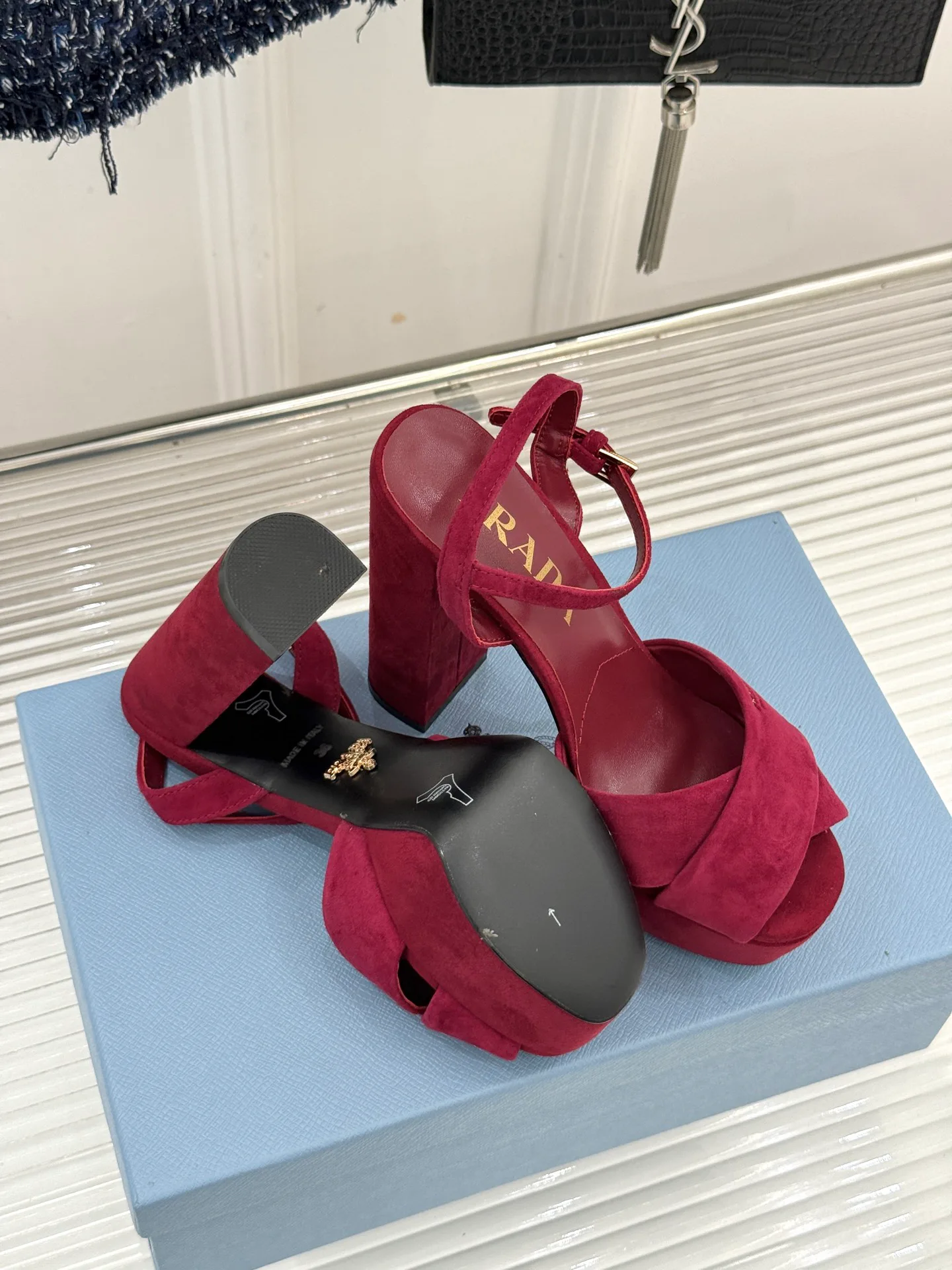 Босоножки Женские Prada 18627574
