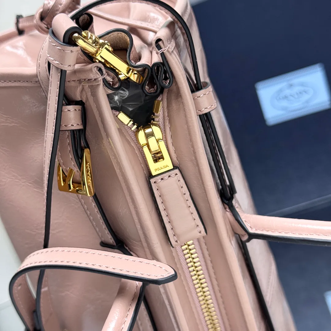 Классические Сумки Женские Prada 10446839