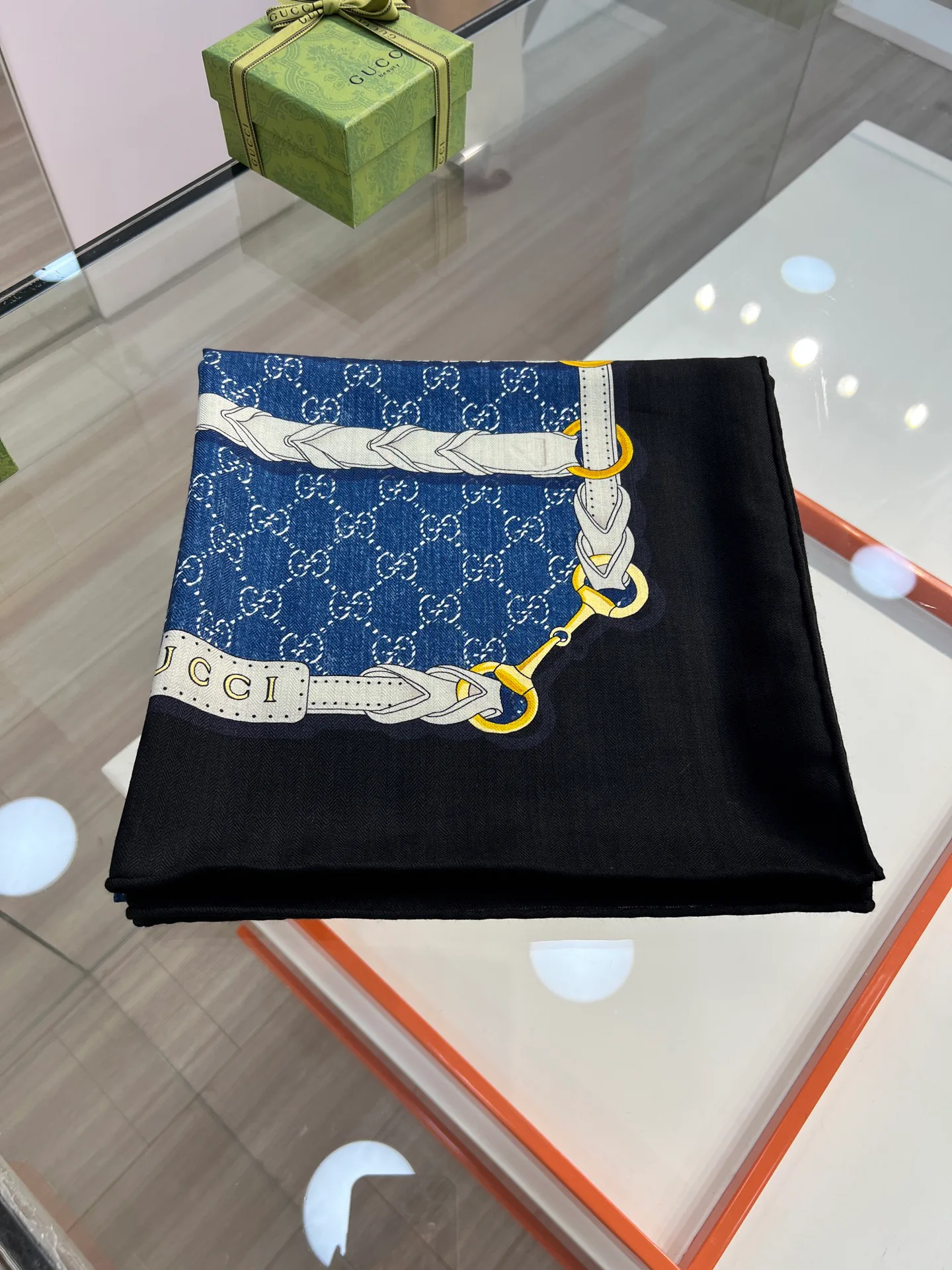 Шарфы Gucci 401709