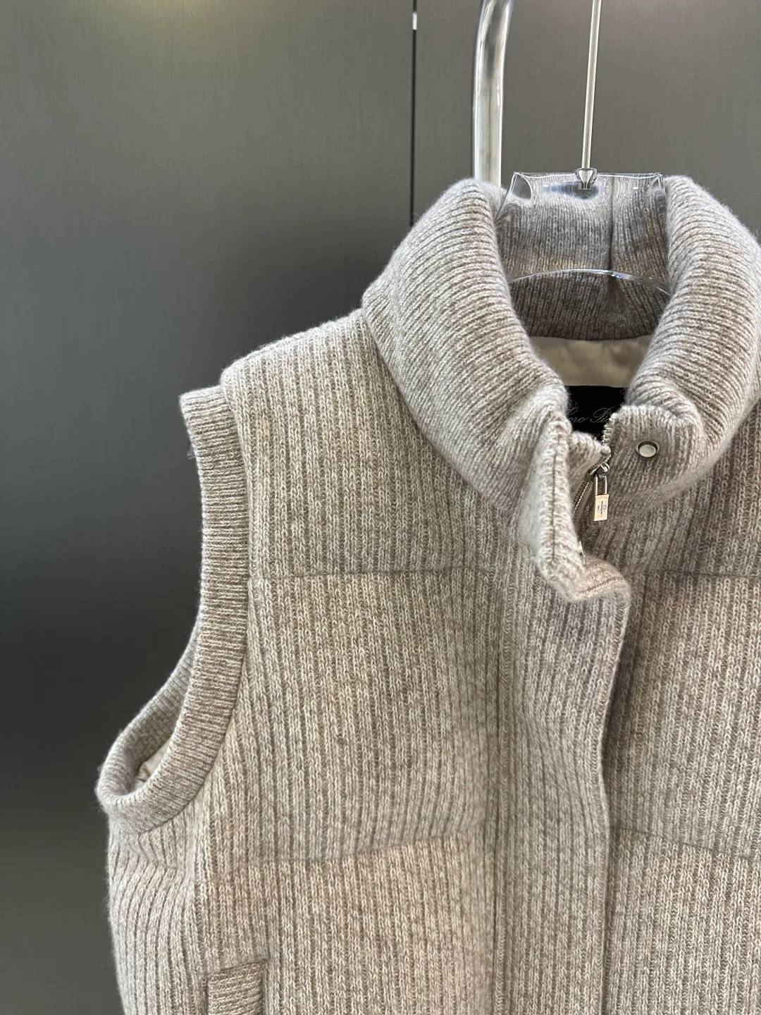 Пуховики Женские Loro Piana 476564