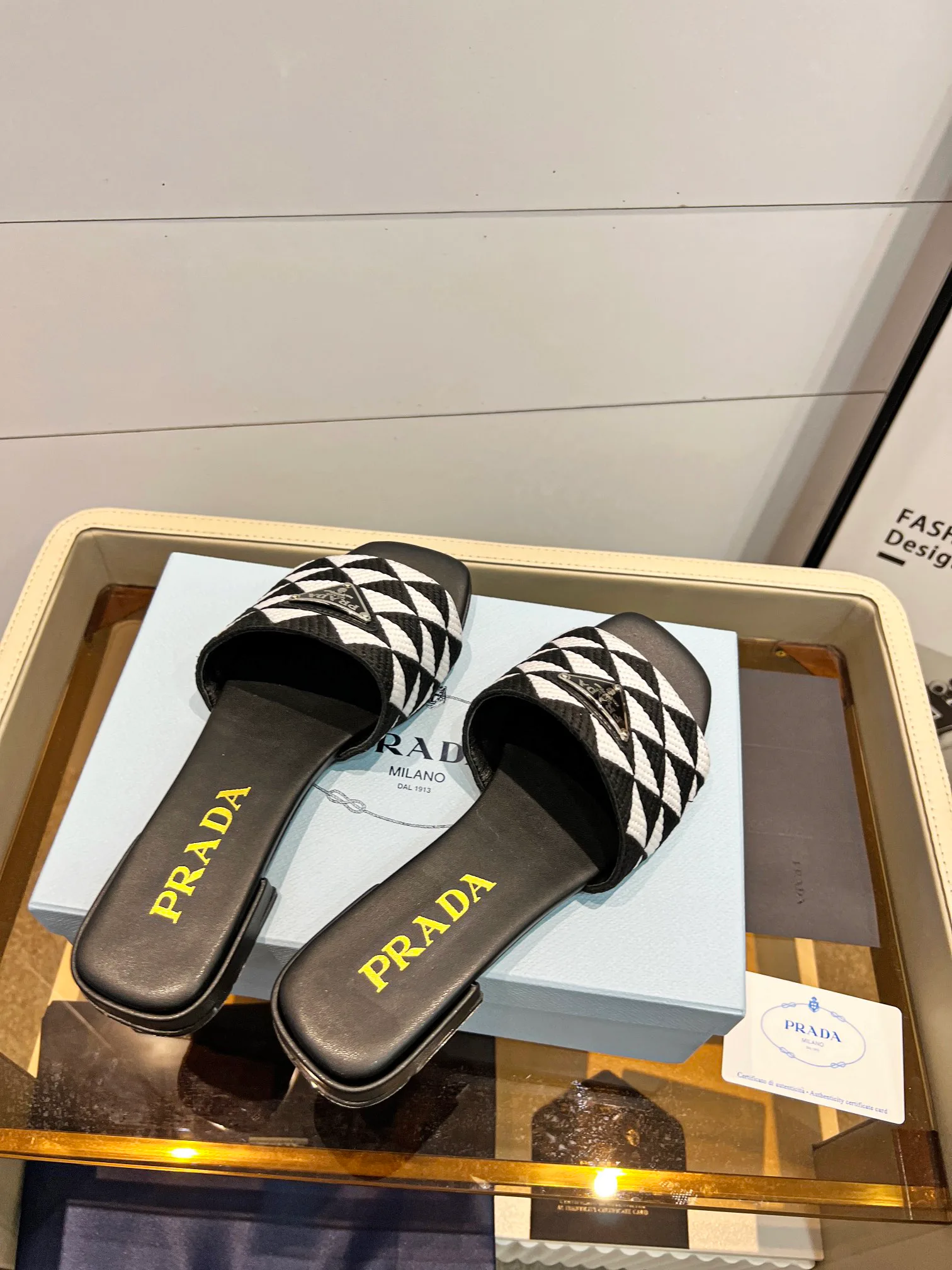 Босоножки Женские Prada 11386405