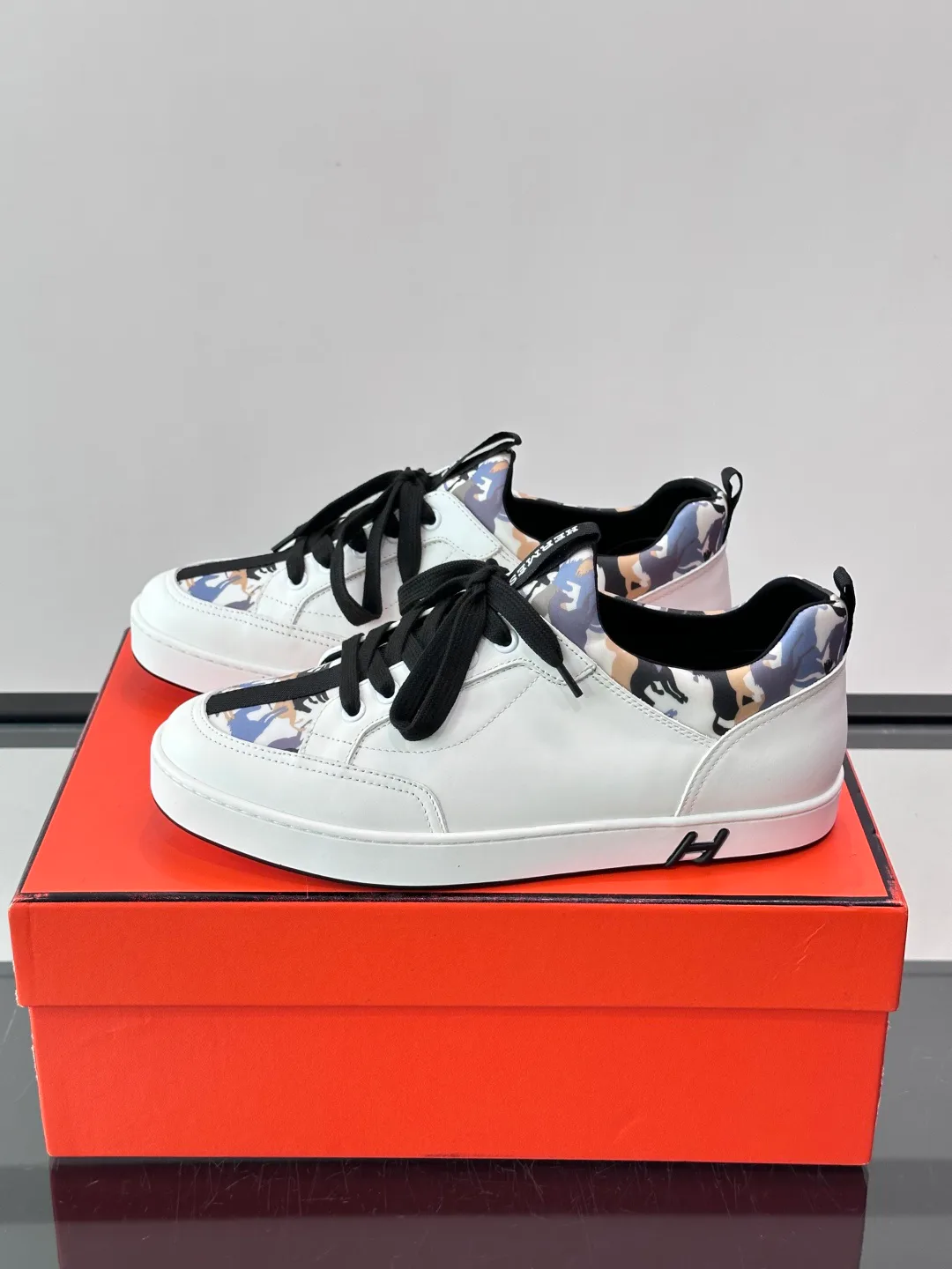 Кроссовки Женские Hermes 17649858