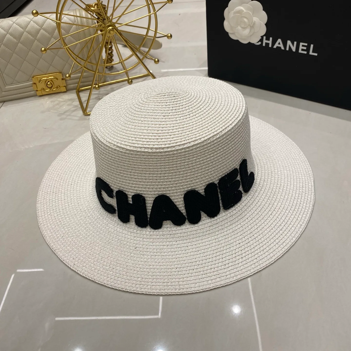Головные Уборы Chanel 17498280