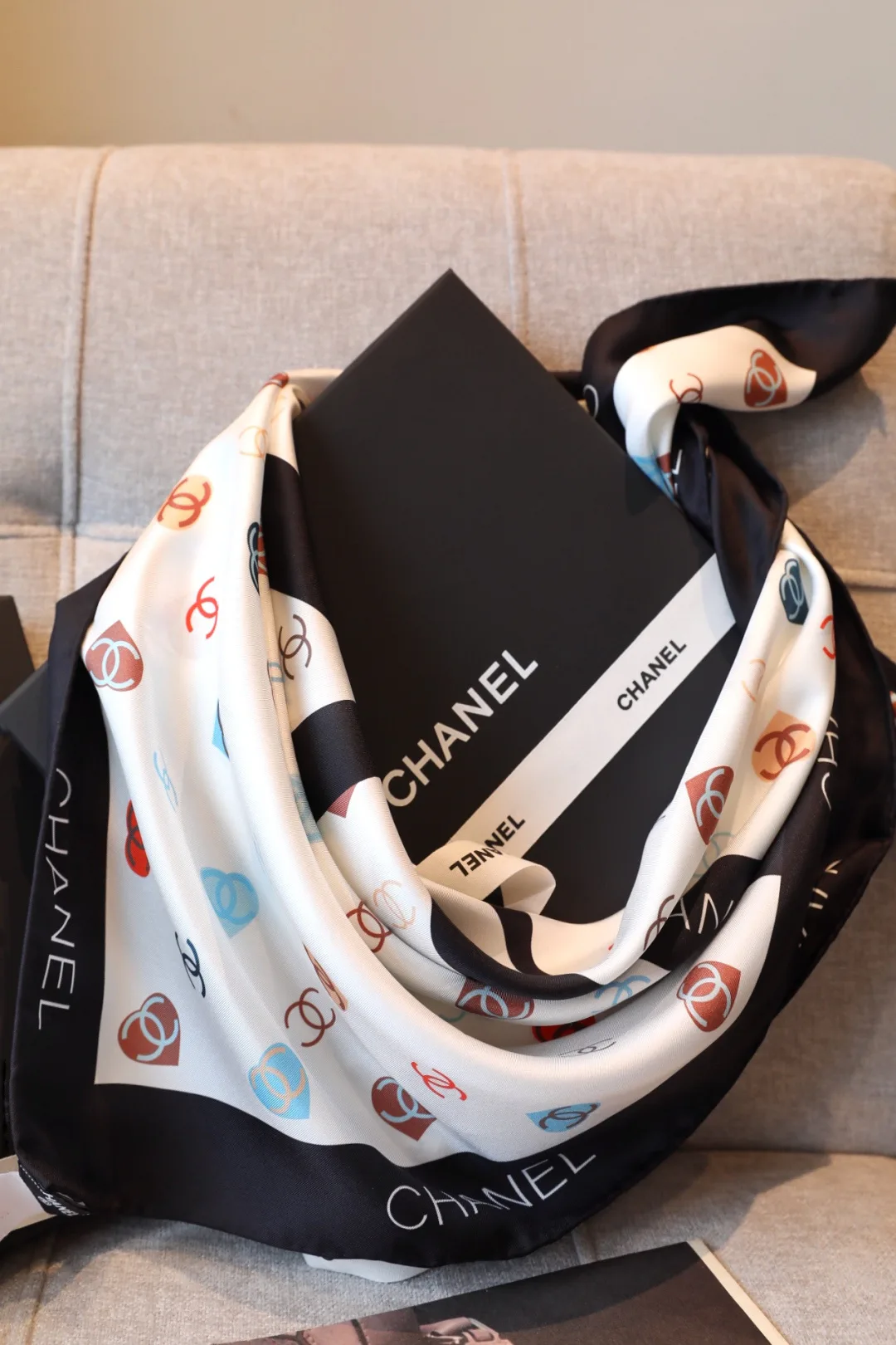 Шарфы Chanel 13449372