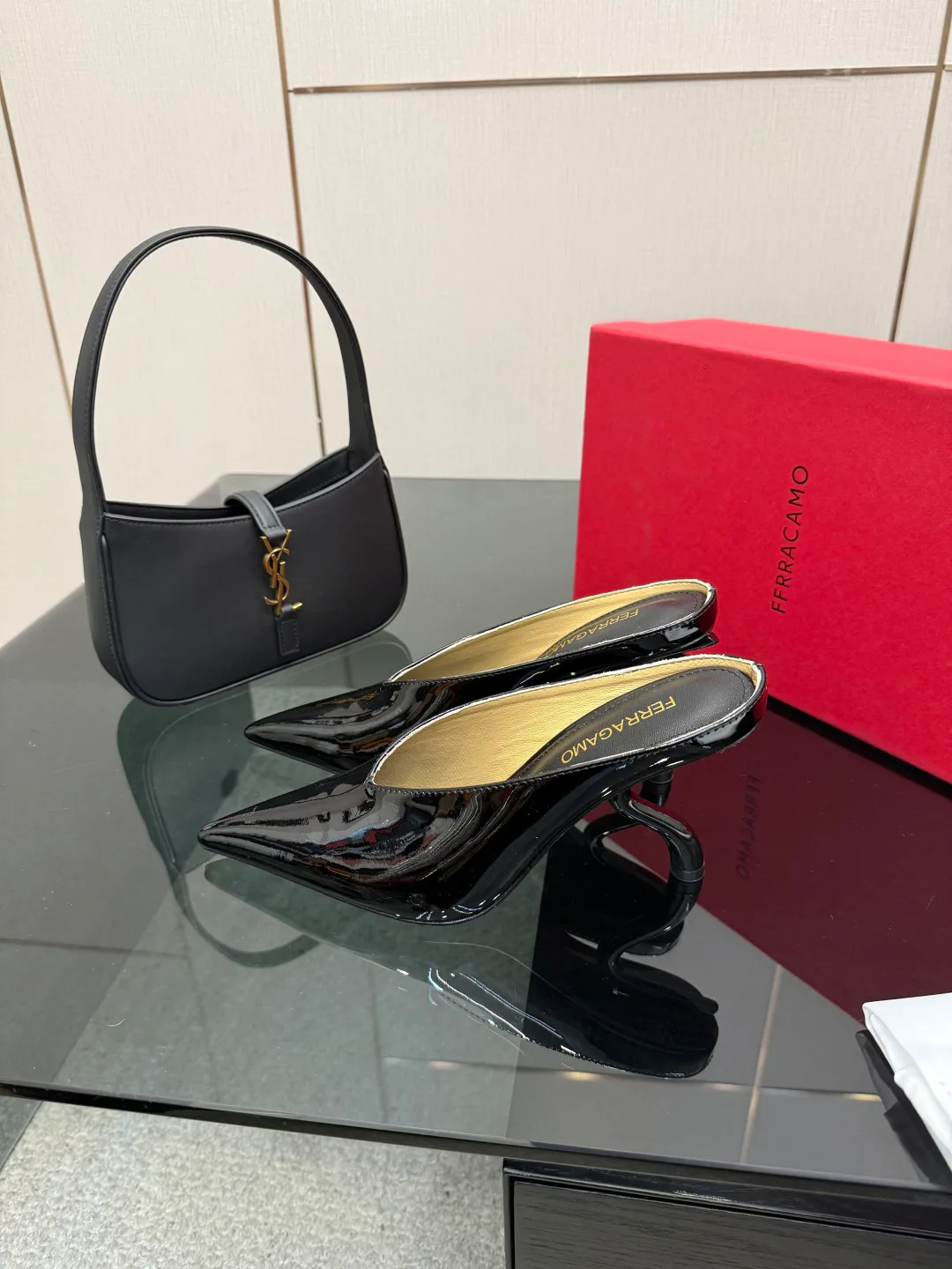 Туфли Женские Salvatore Ferragamo 528603