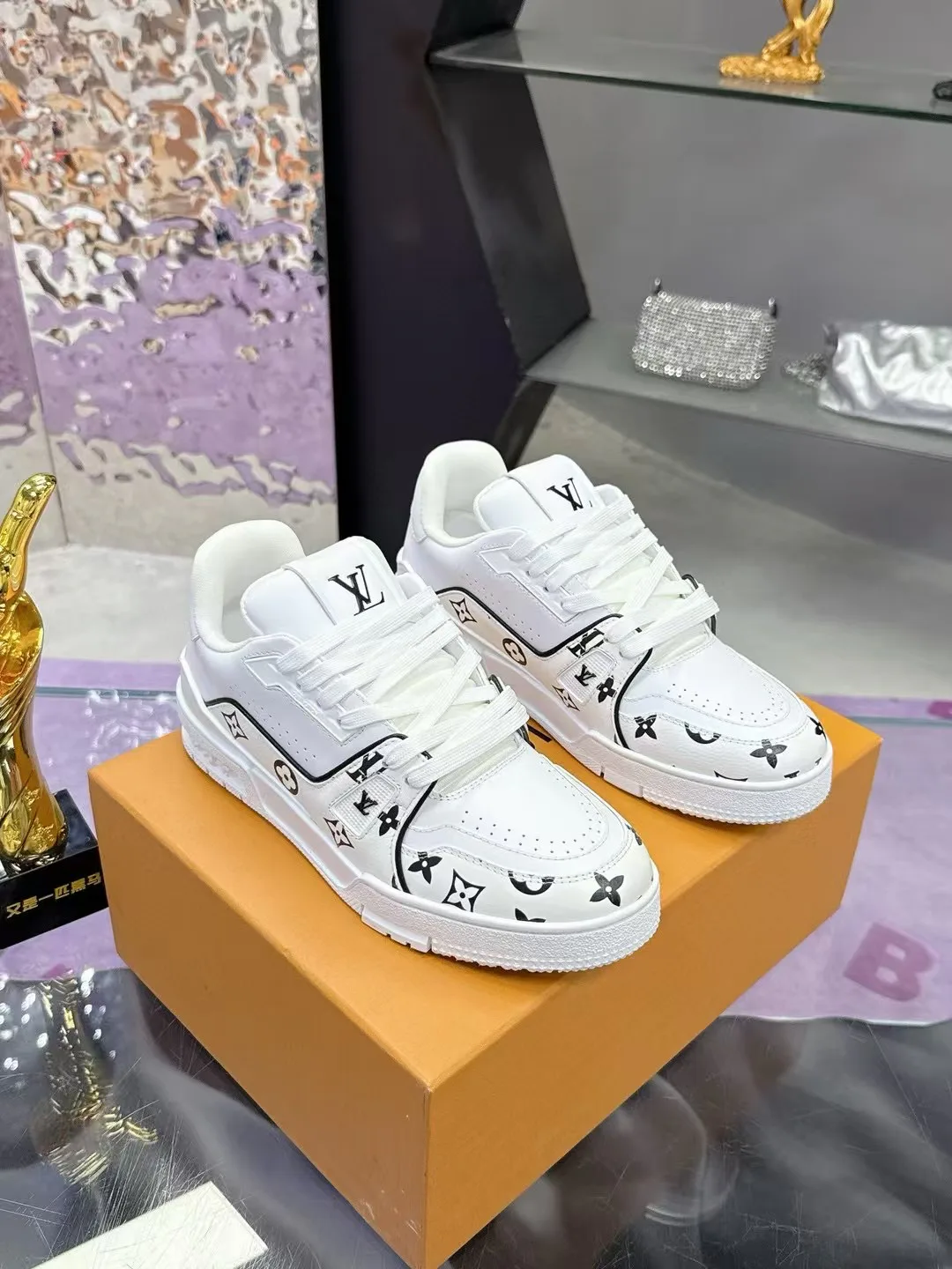 Кроссовки Женские Louis Vuitton 1894730