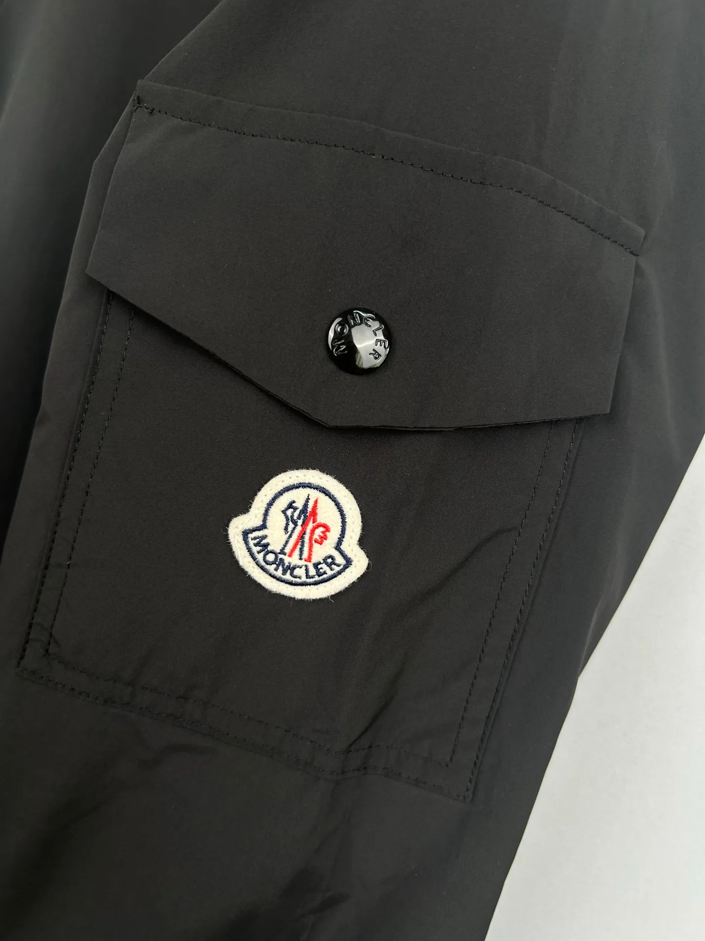 Куртки И Пуховики Мужские Moncler 13137533