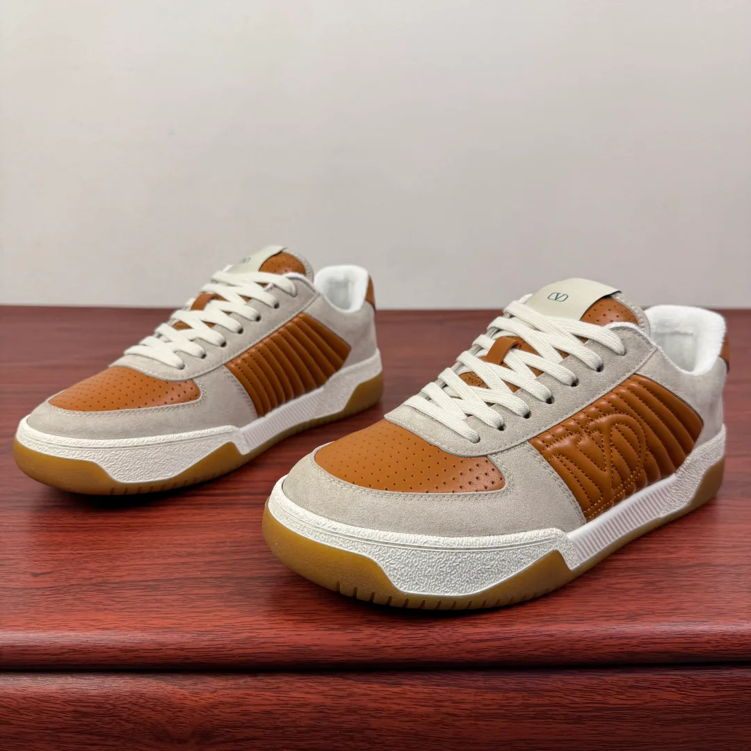 Кроссовки Женские Valentino 18243518