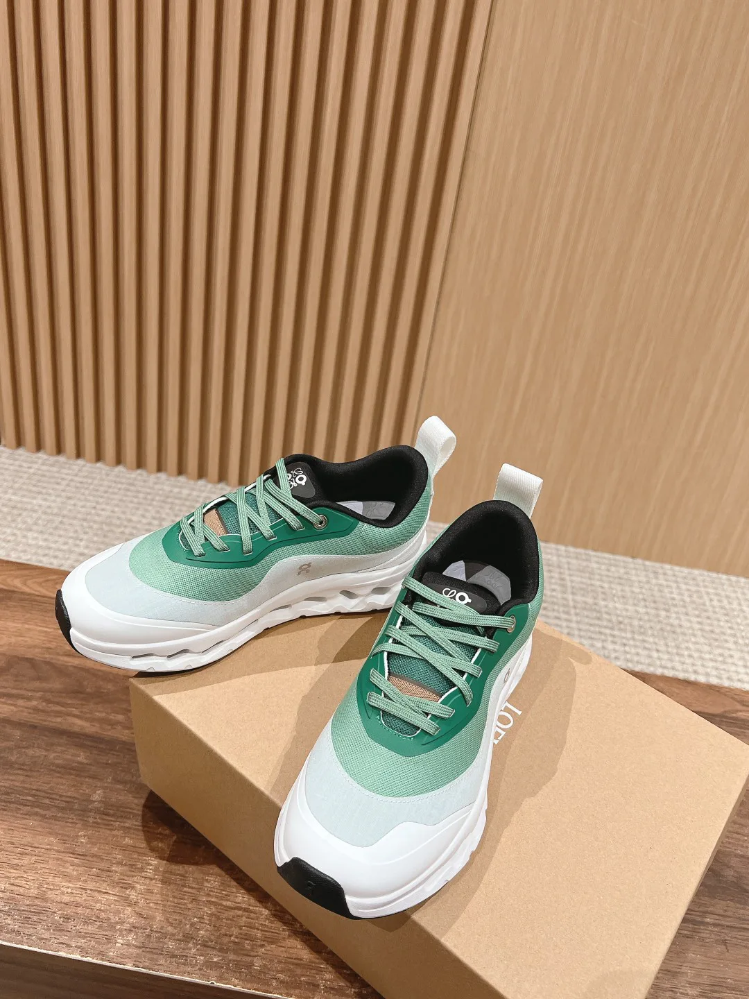 Кроссовки Женские Loewe 17380