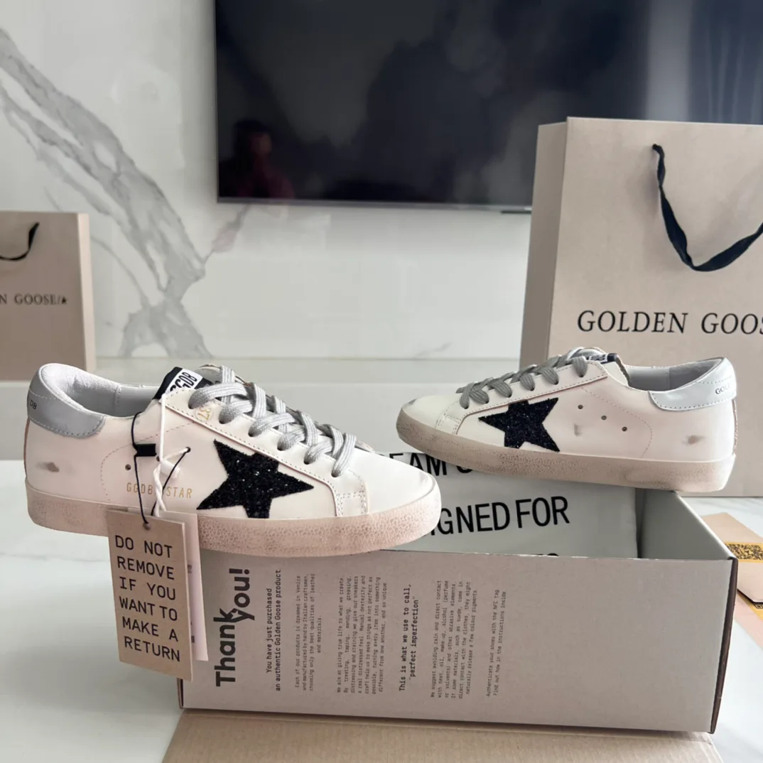 Кроссовки Женские Golden Goose 16995645