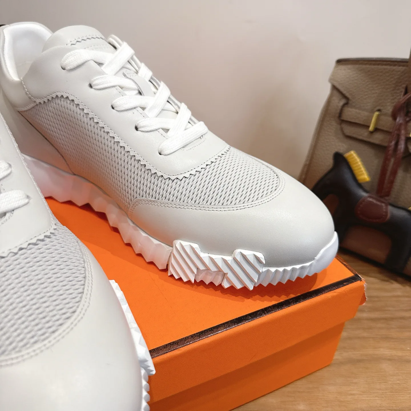 Кроссовки Женские Hermes 17414525