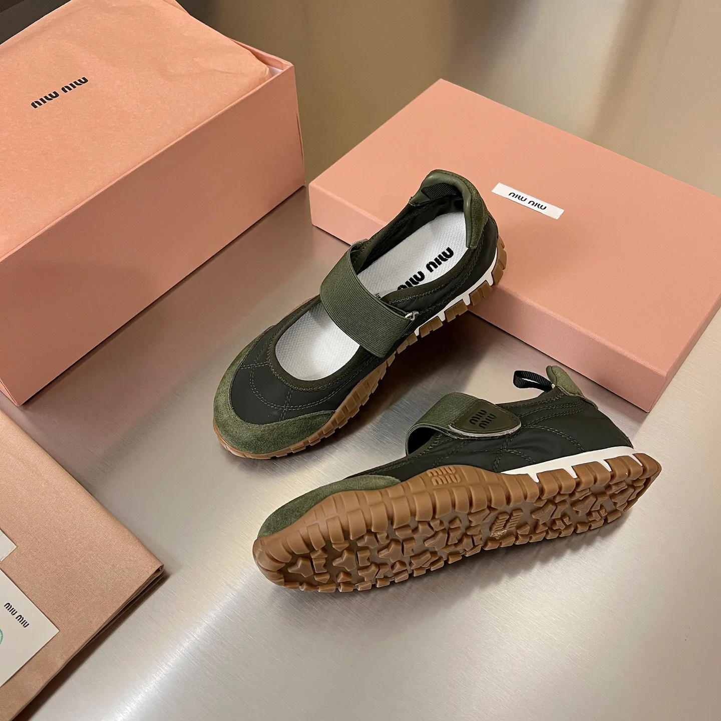 Кроссовки Женские Miu Miu 18319