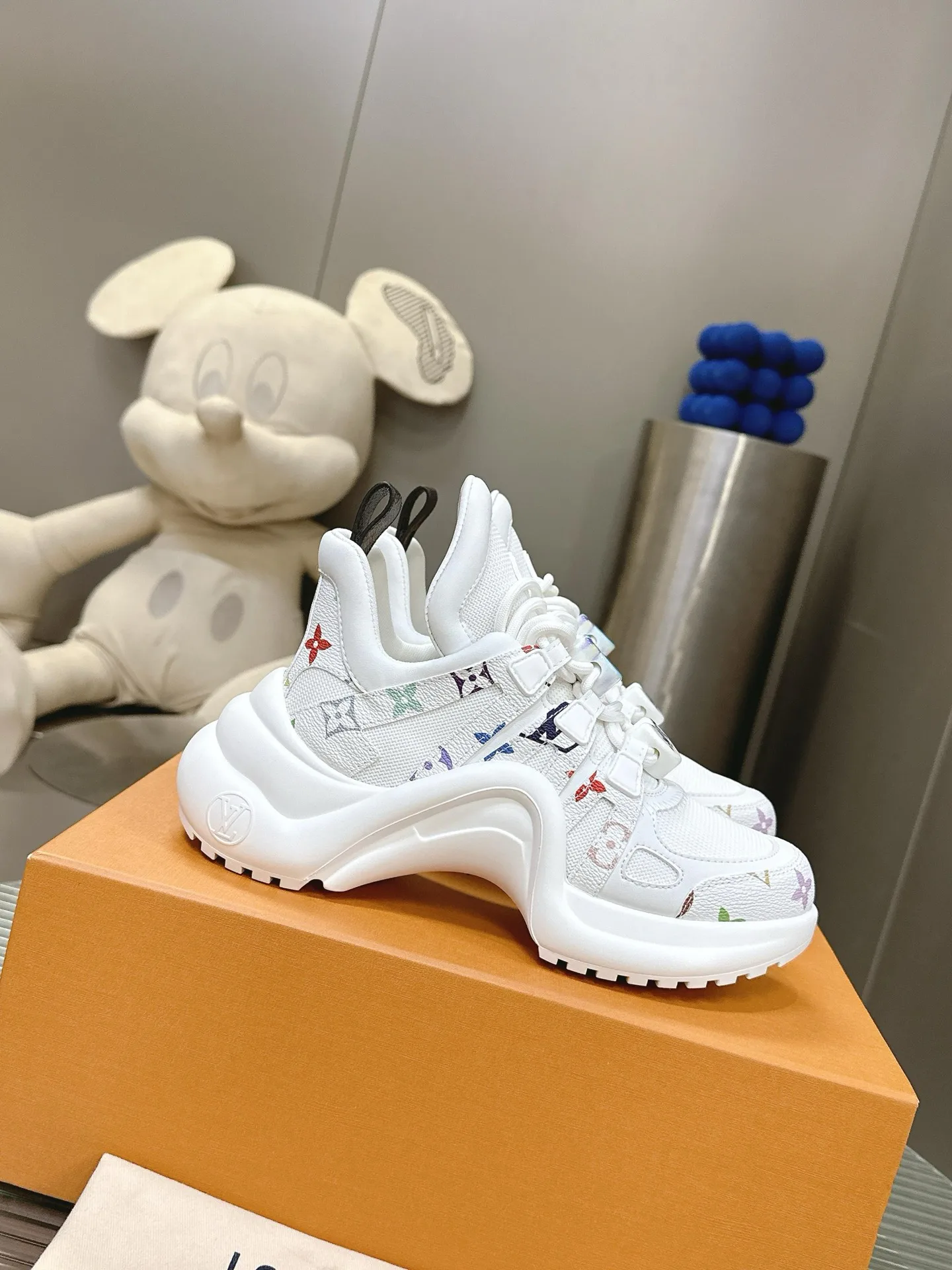 Кроссовки Женские Louis Vuitton 10060943
