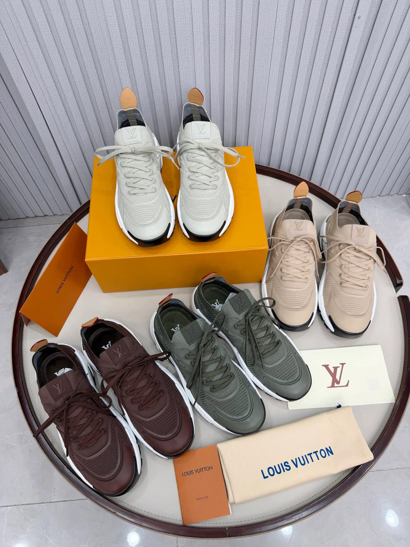 Кроссовки Мужские Louis Vuitton 1986121