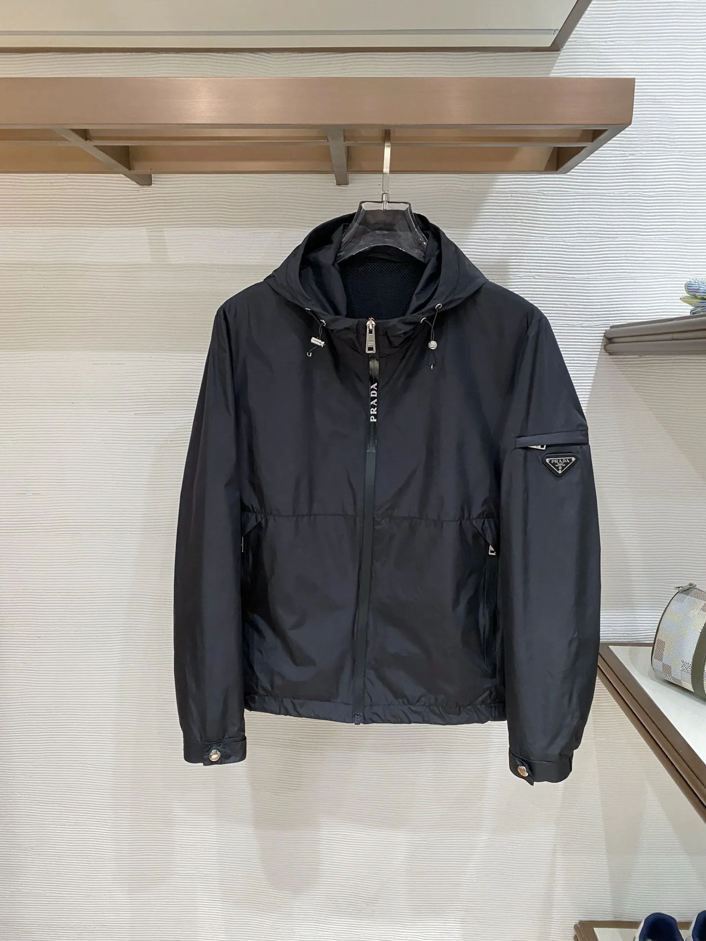 Куртки И Пуховики Мужские Prada 11392175