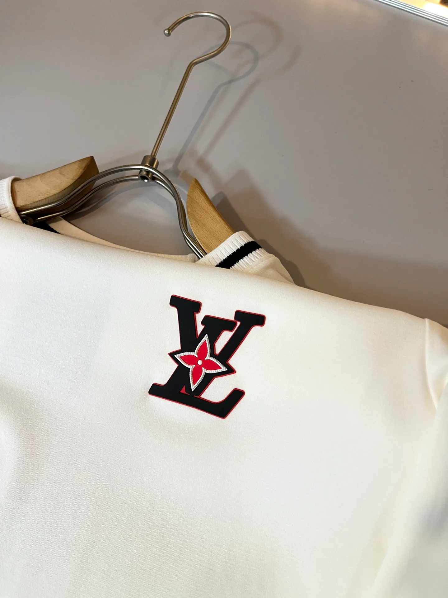 Лонгсливы Мужские Louis Vuitton 869410