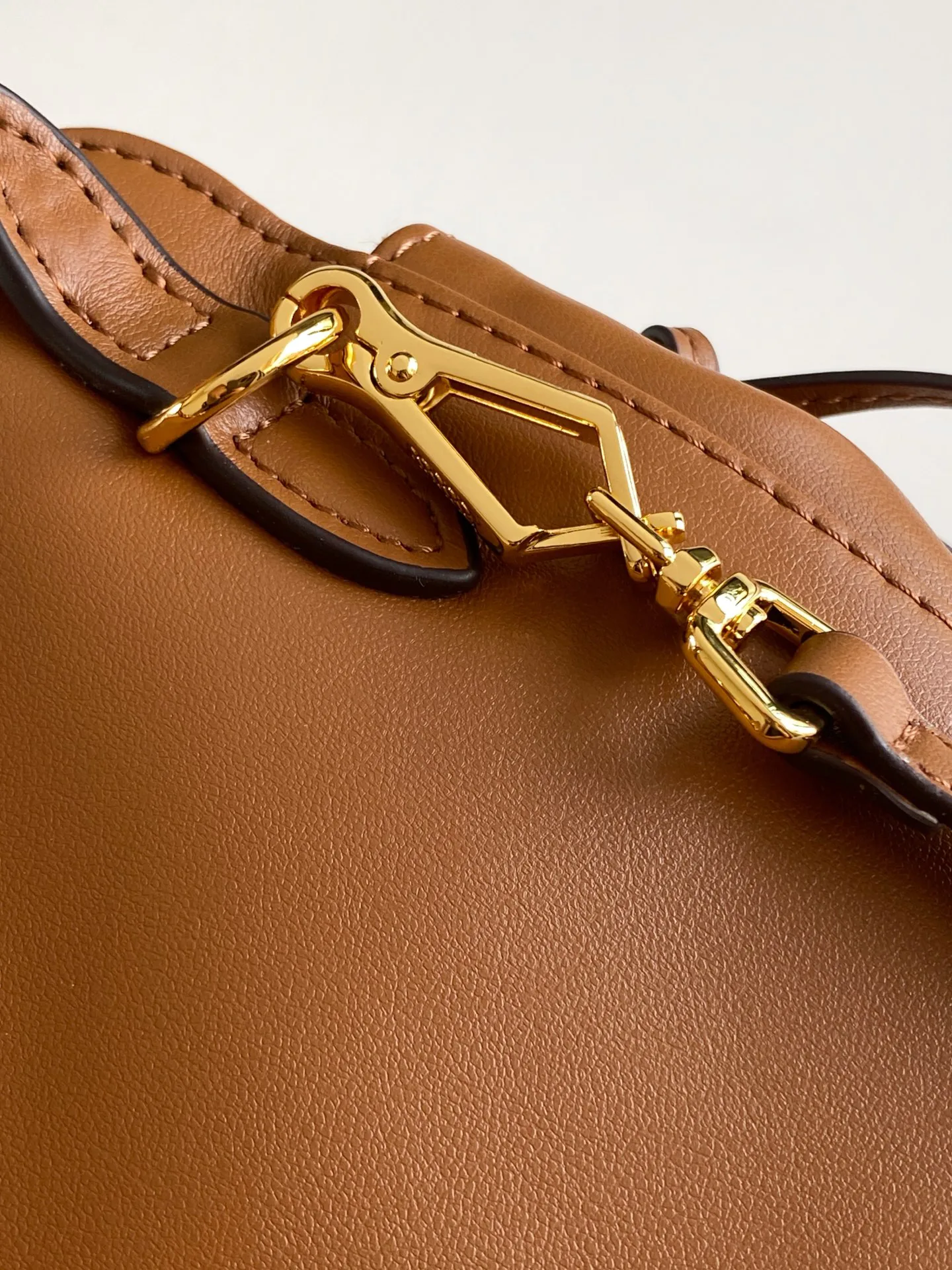 Классические Сумки Женские Prada 13368490