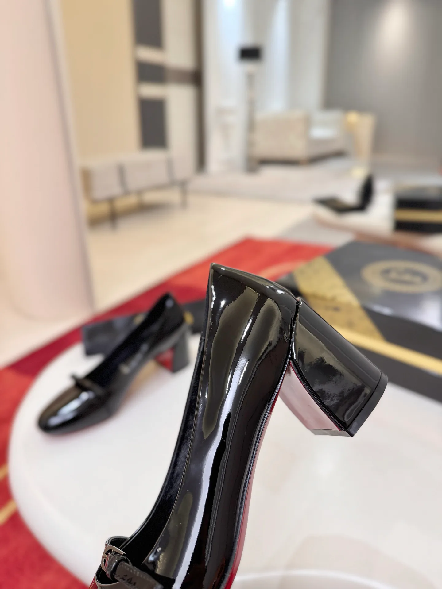 Туфли Женские Christian Louboutin 18821450