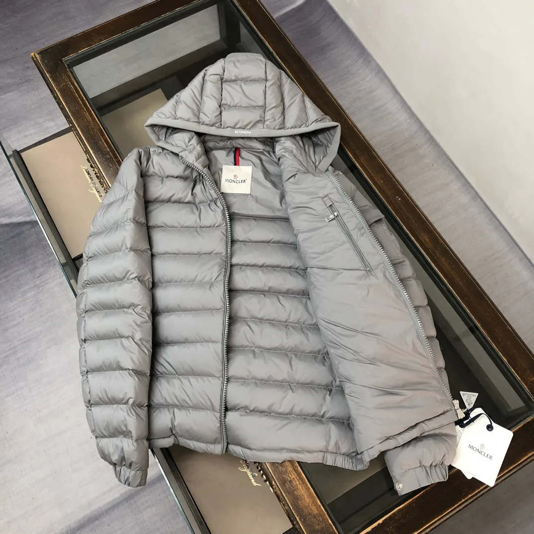 Куртки И Пуховики Женские Moncler 18408601